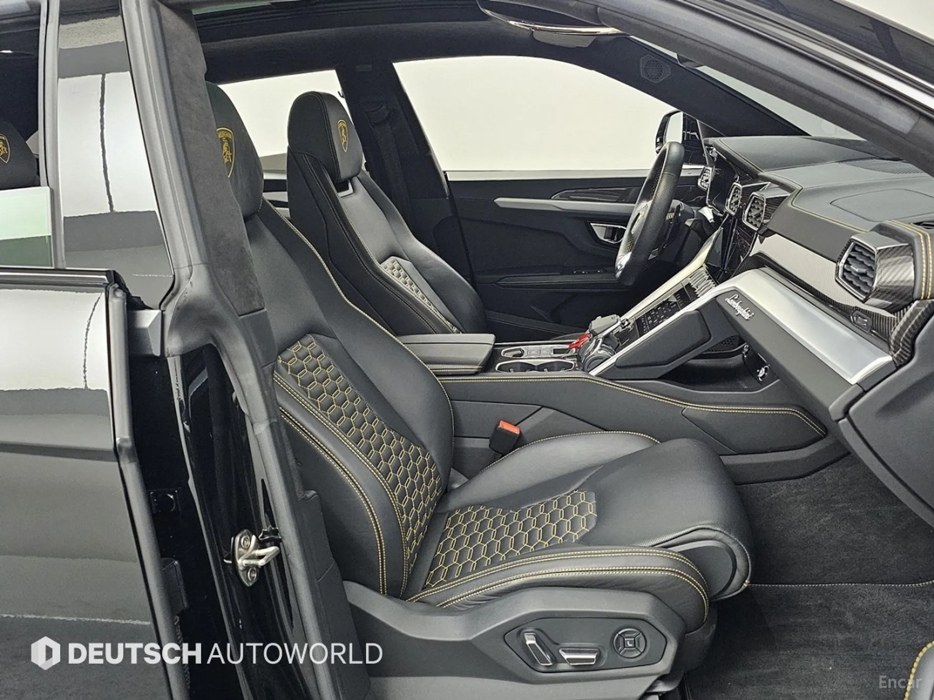 Lamborghini Urus превью 10
