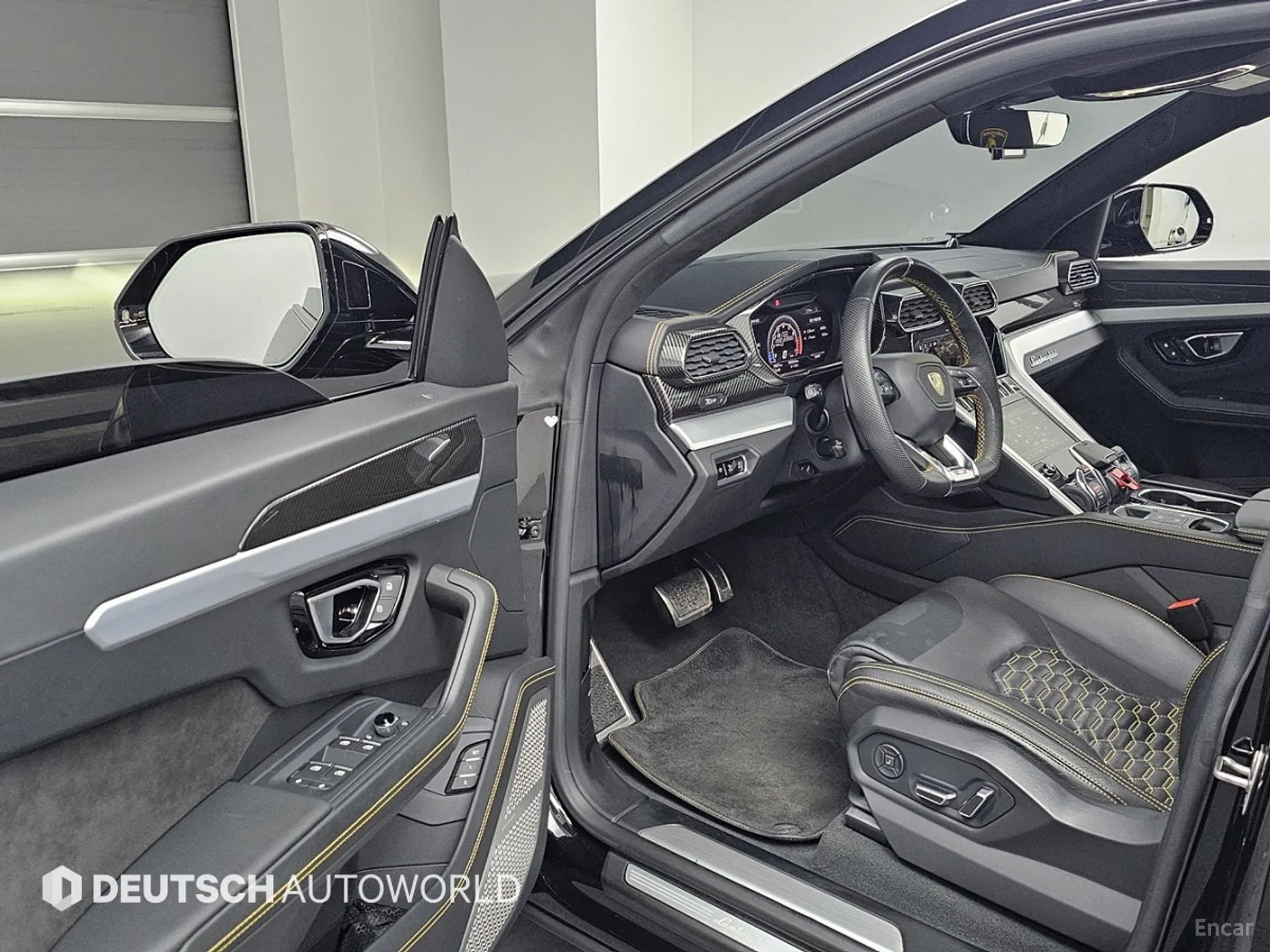 Lamborghini Urus превью 11