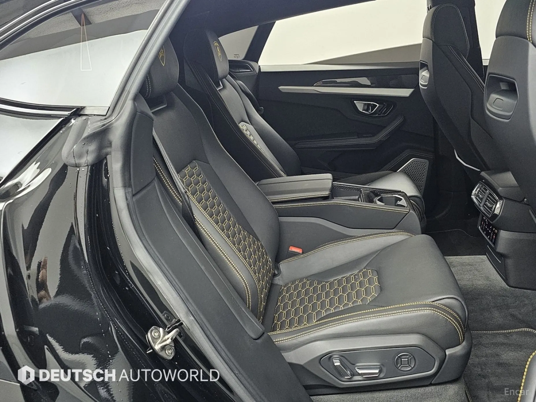 Lamborghini Urus превью 12