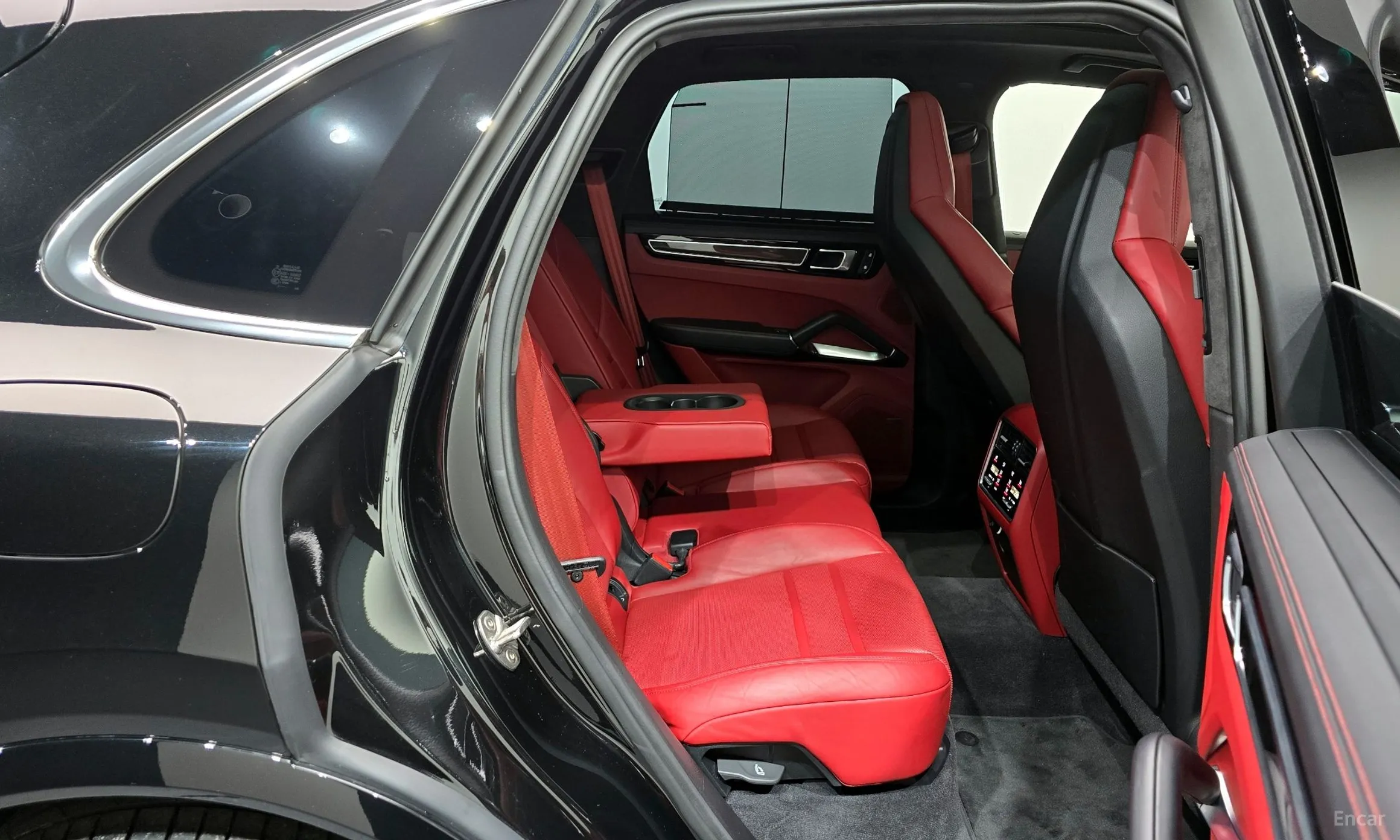 Porsche Cayenne (PO536) превью 12