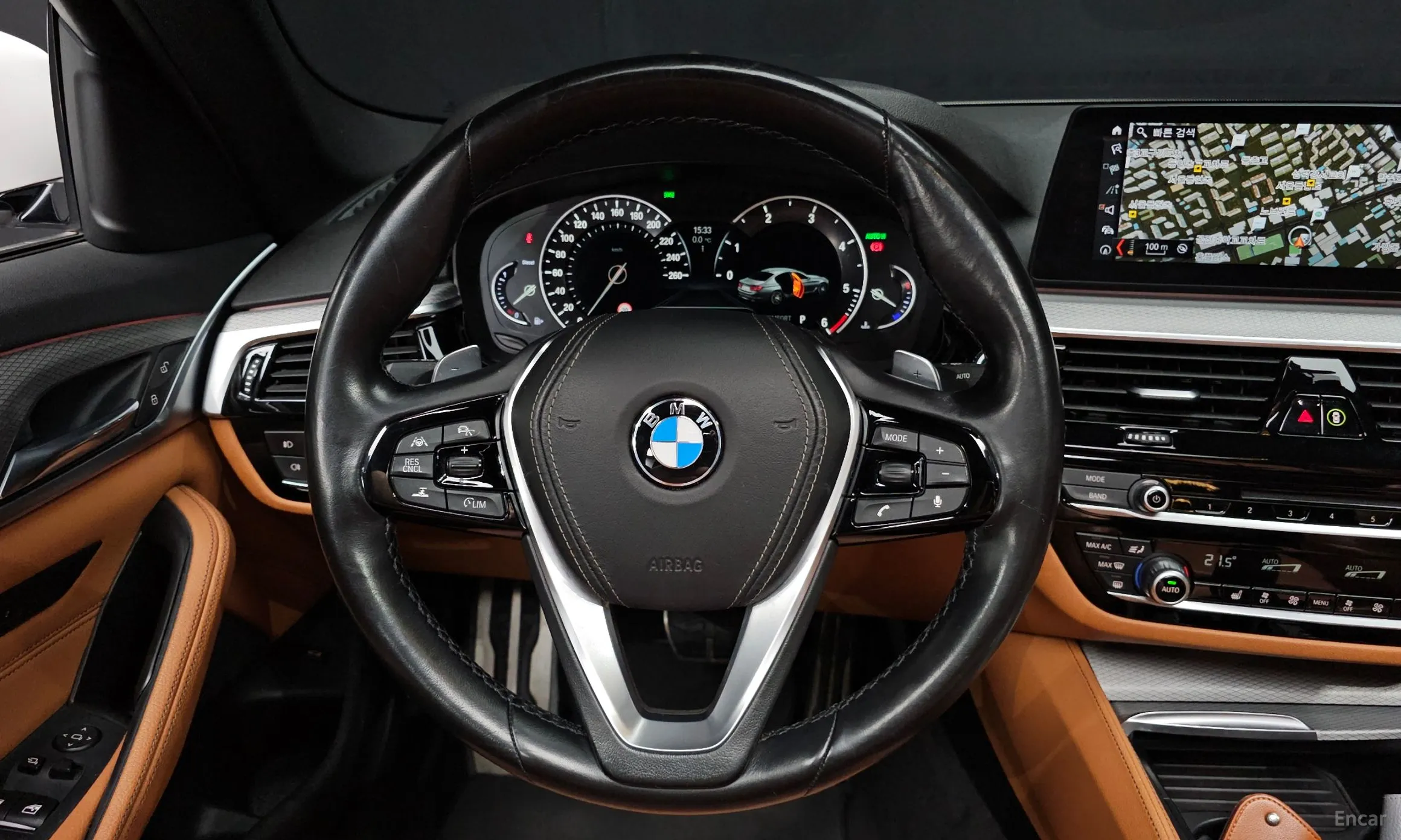 BMW 5 Series (G30) превью 13