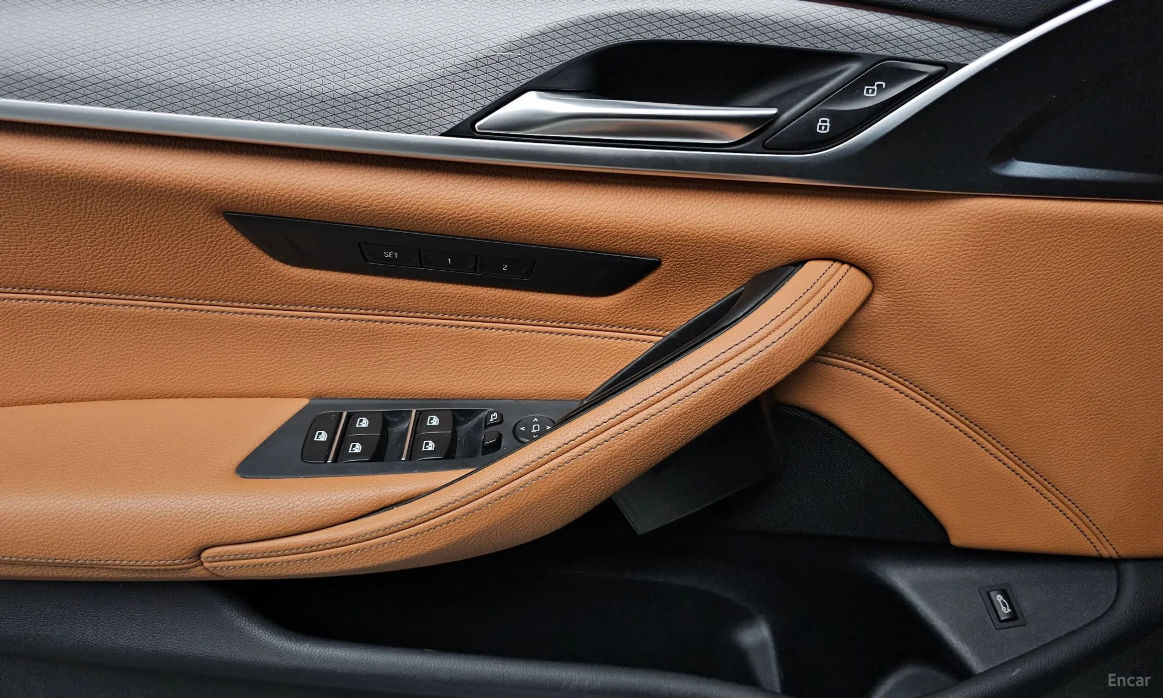BMW 5 Series (G30) превью 17