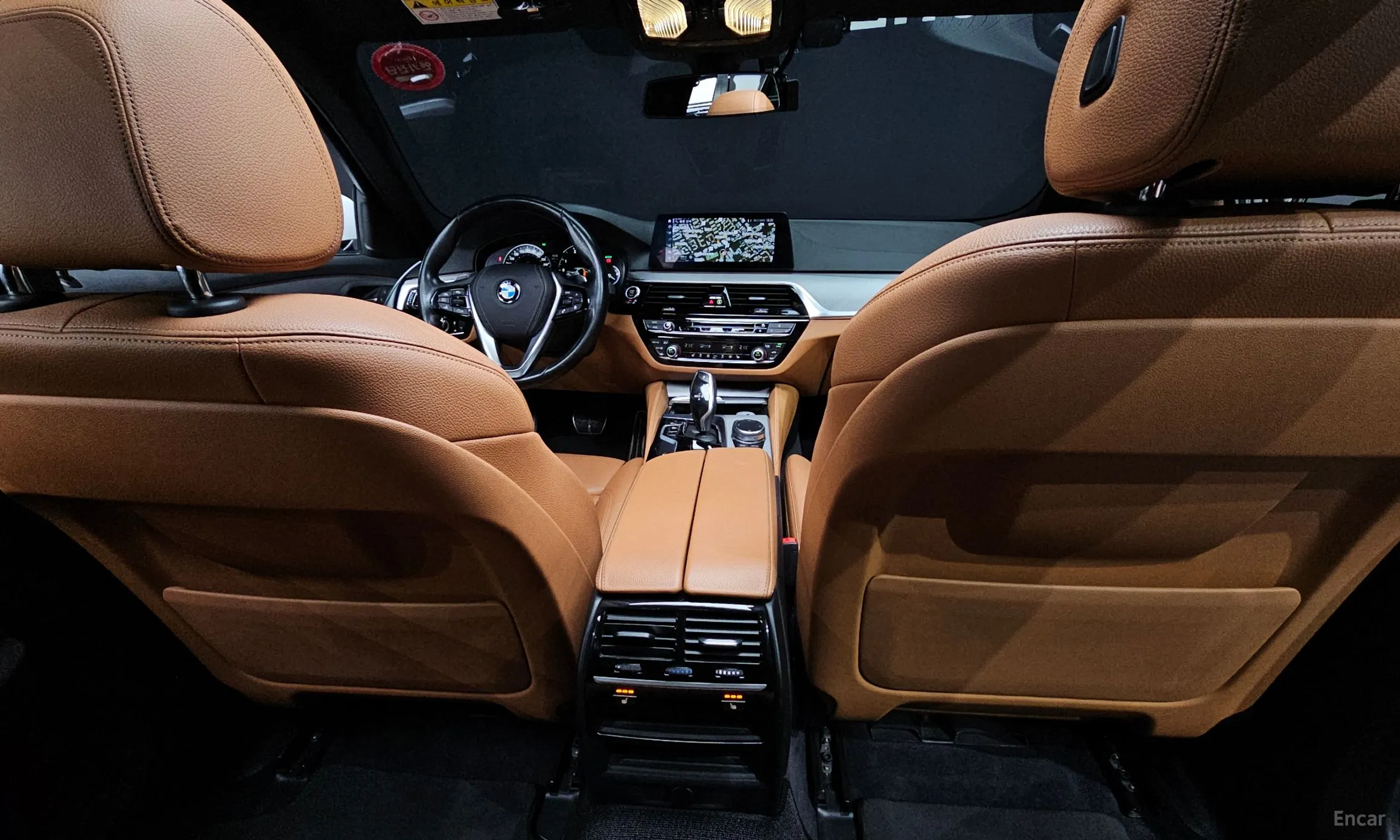 BMW 5 Series (G30) превью 19