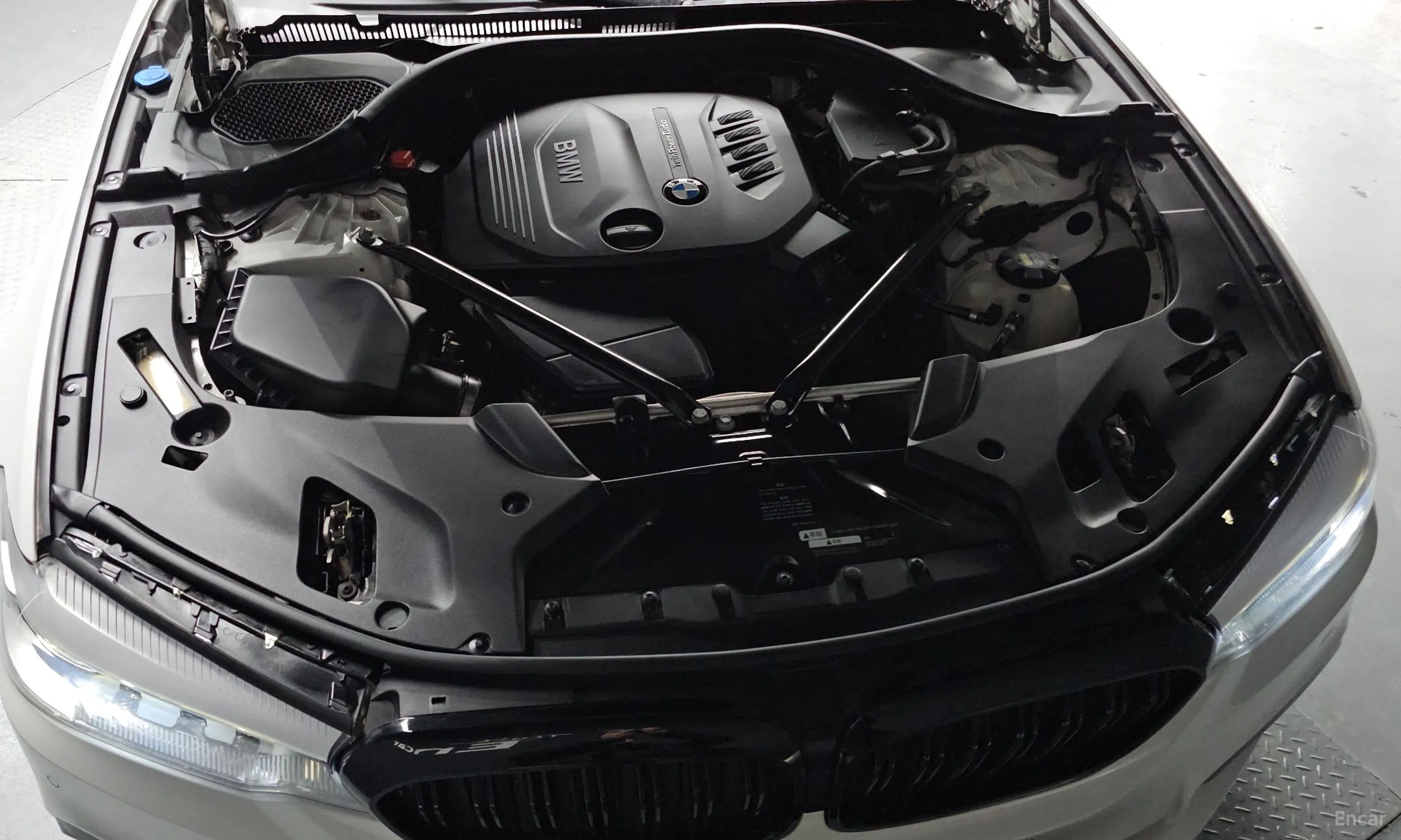 BMW 5 Series (G30) превью 6