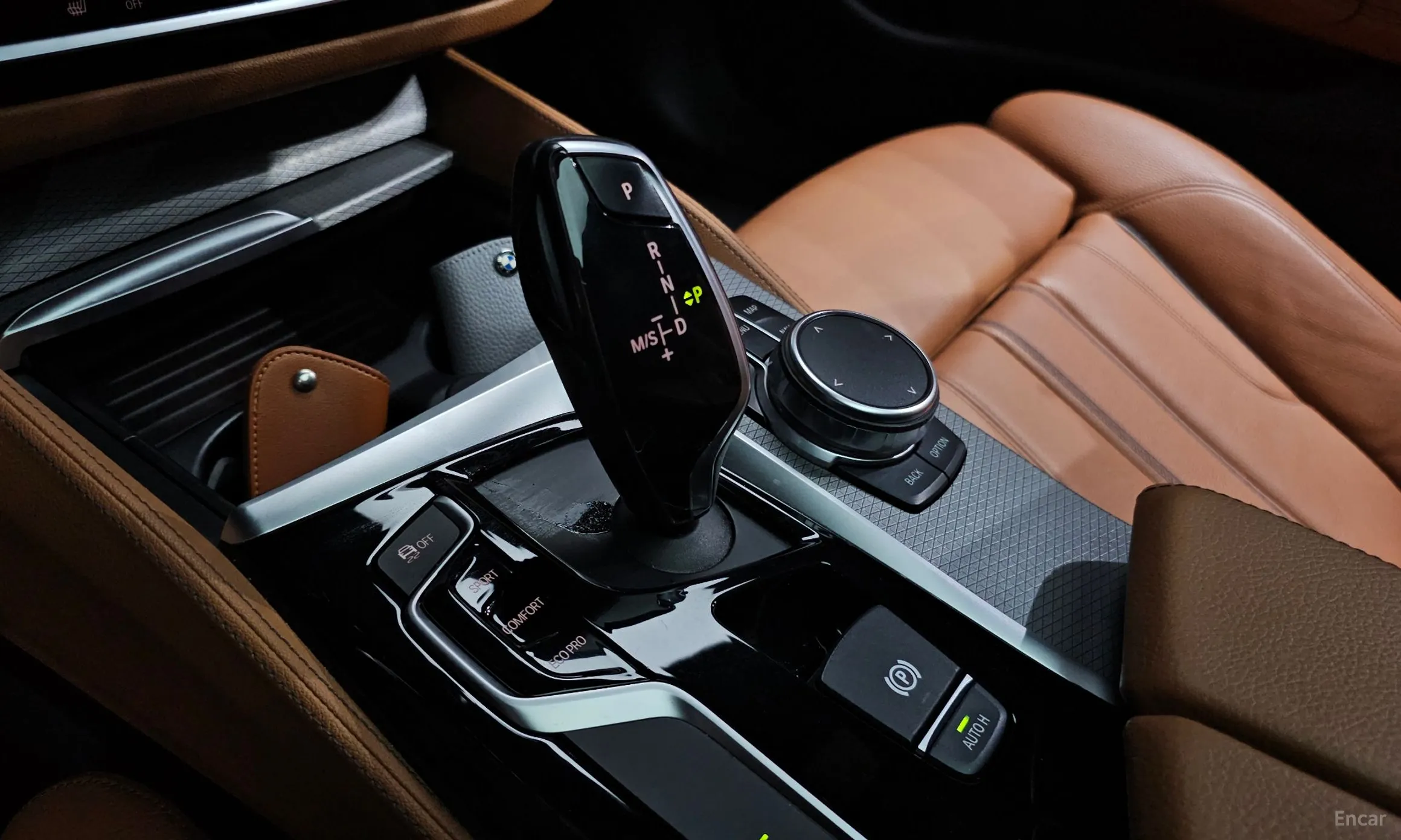 BMW 5 Series (G30) превью 9