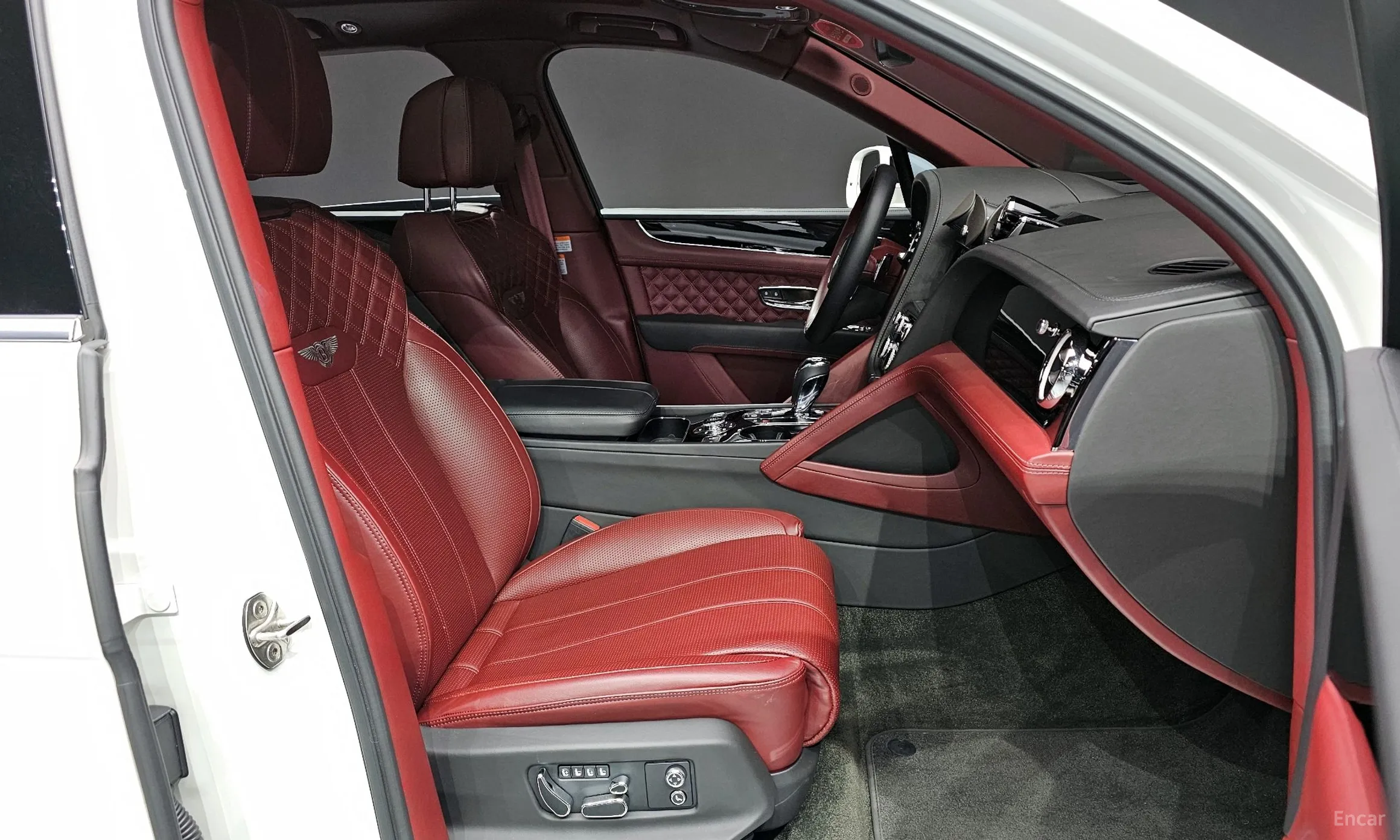 Bentley Bentayga превью 10