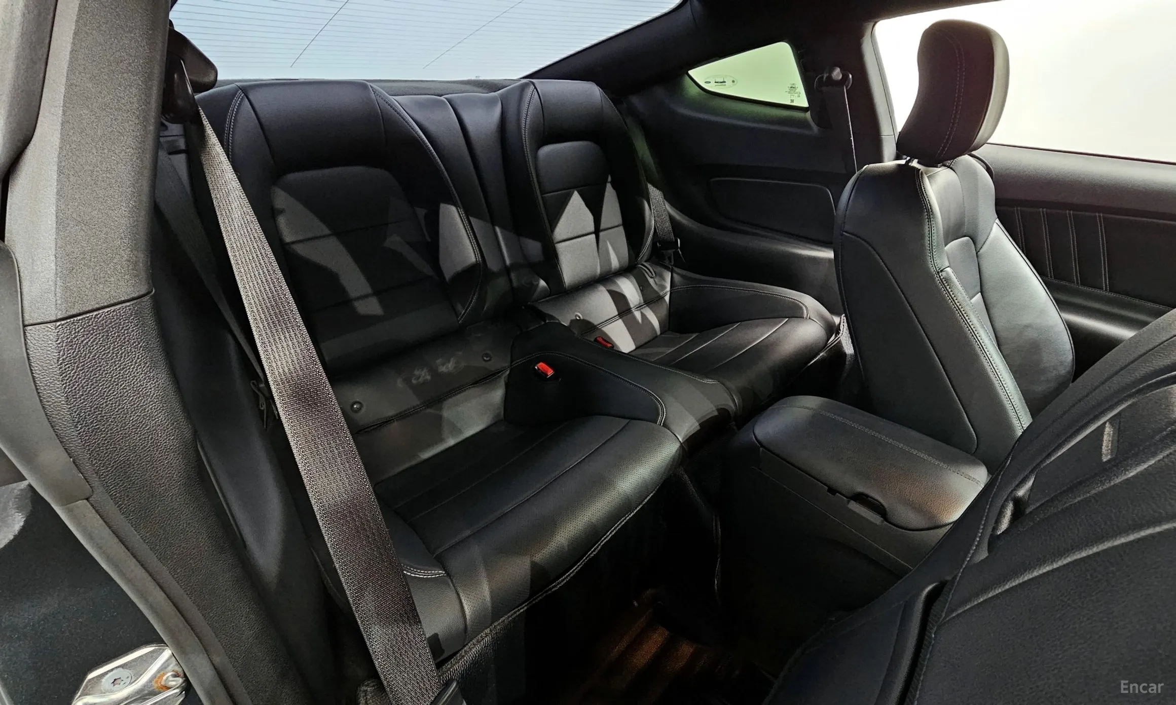 Ford Mustang превью 12