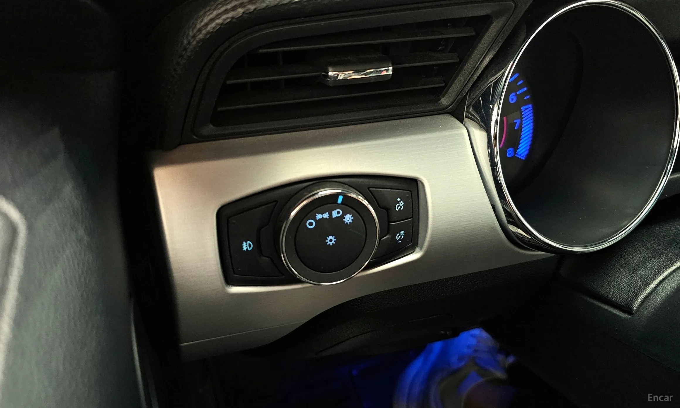 Ford Mustang превью 18