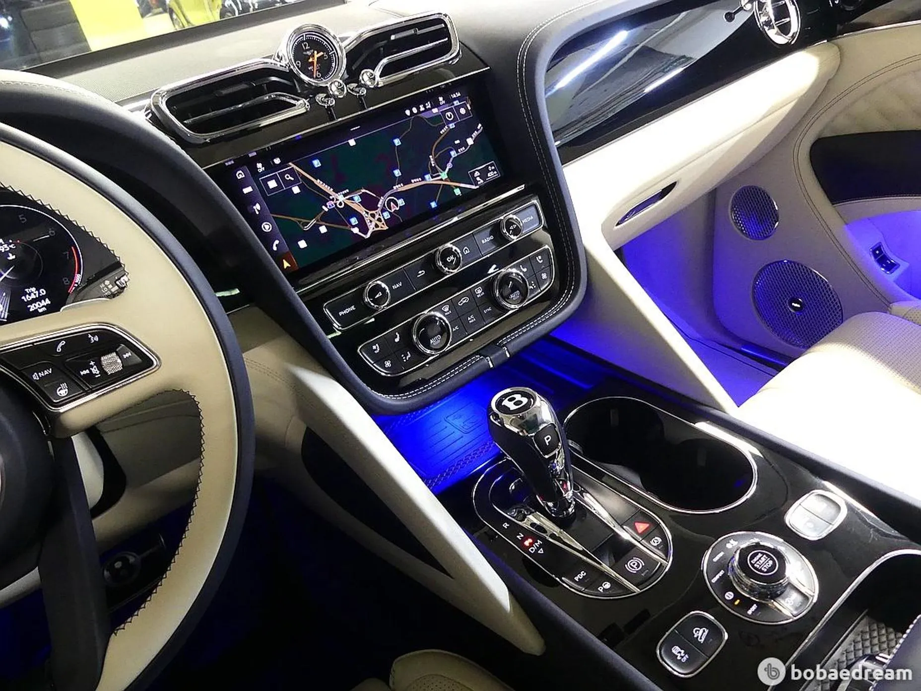 Bentley Bentayga превью 18