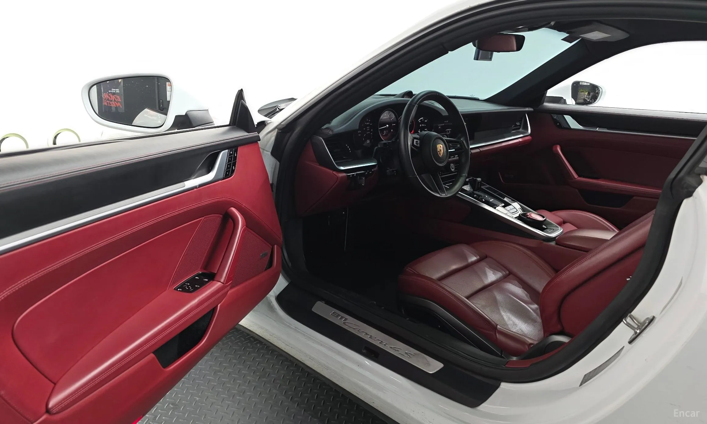 Porsche 911 (992) превью 10