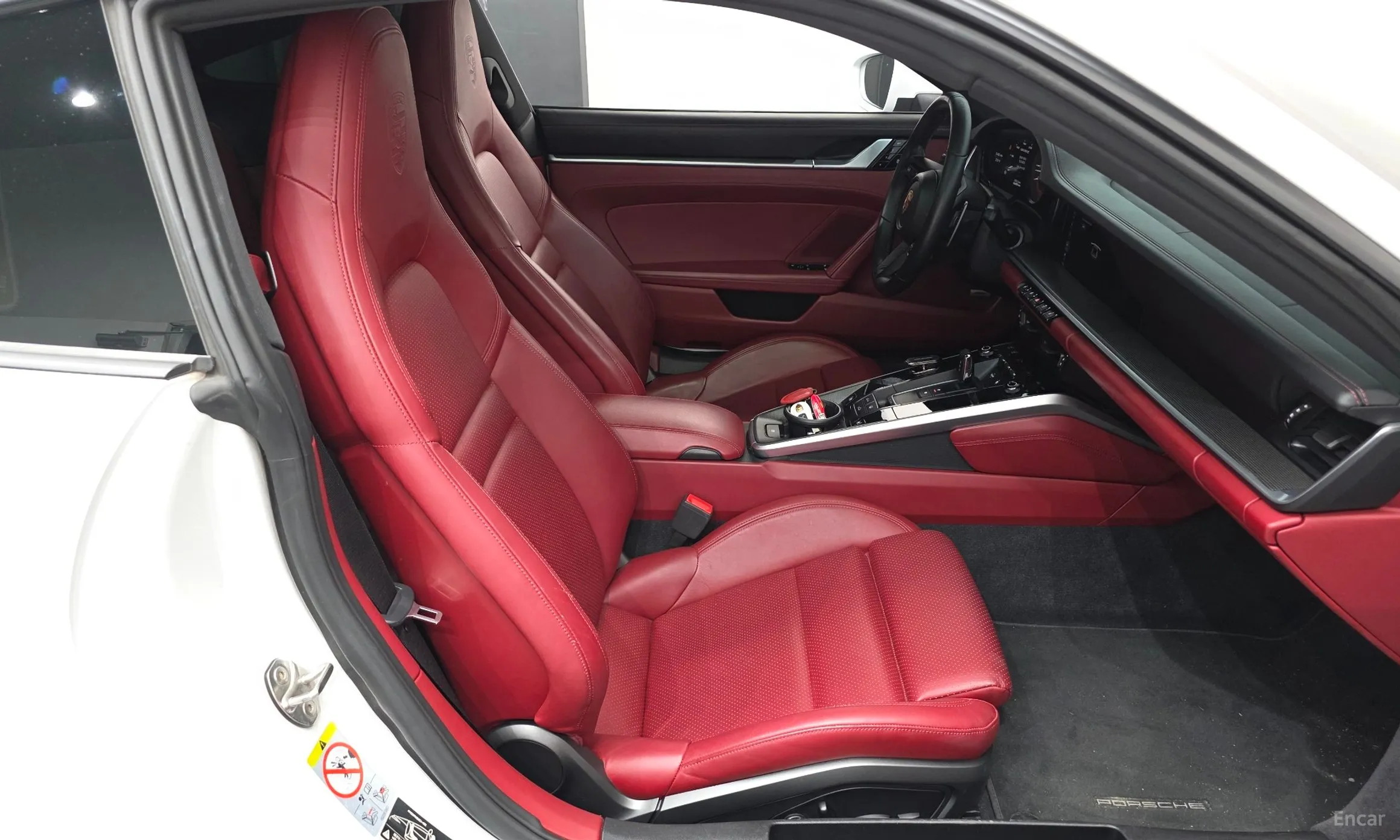Porsche 911 (992) превью 11