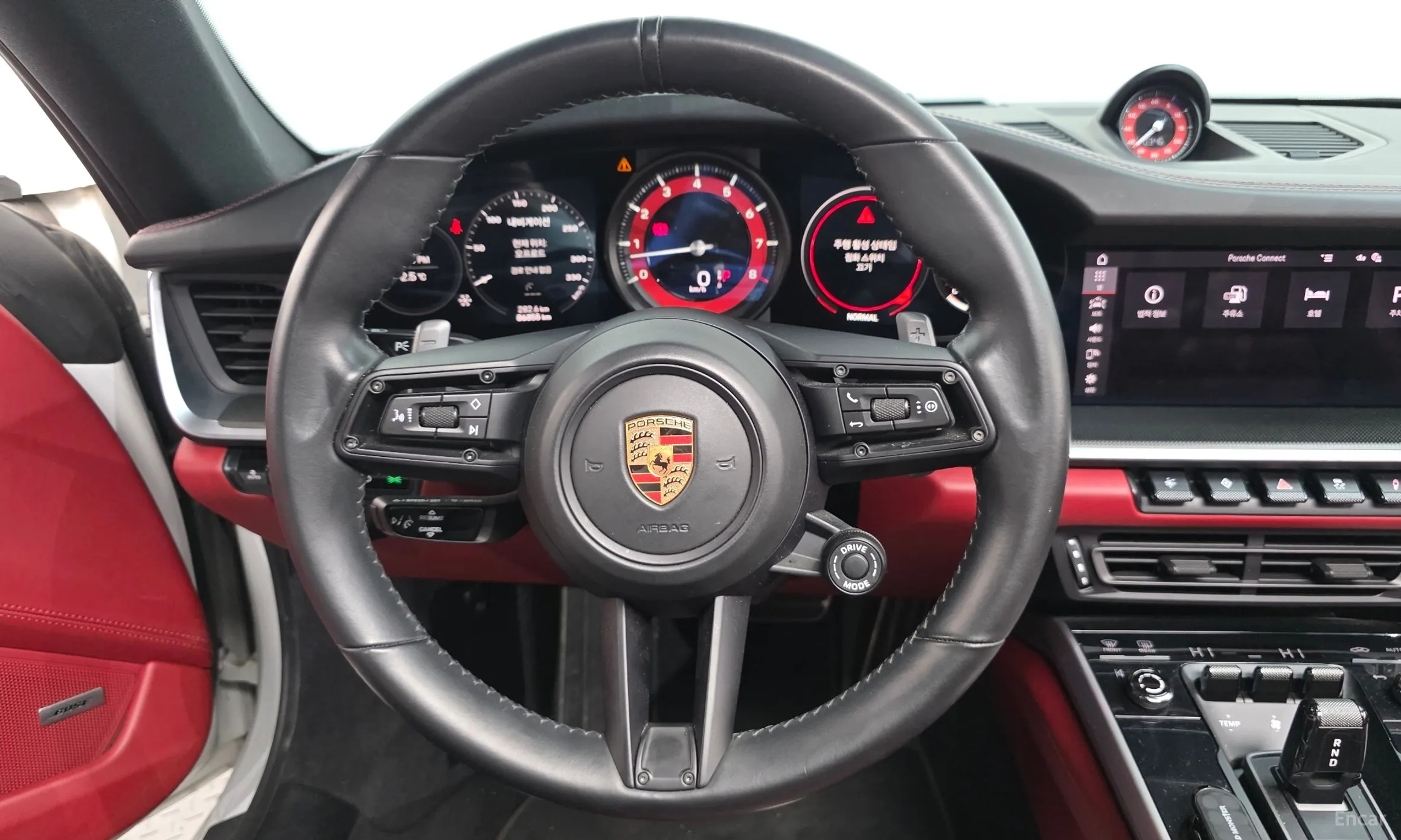 Porsche 911 (992) превью 14