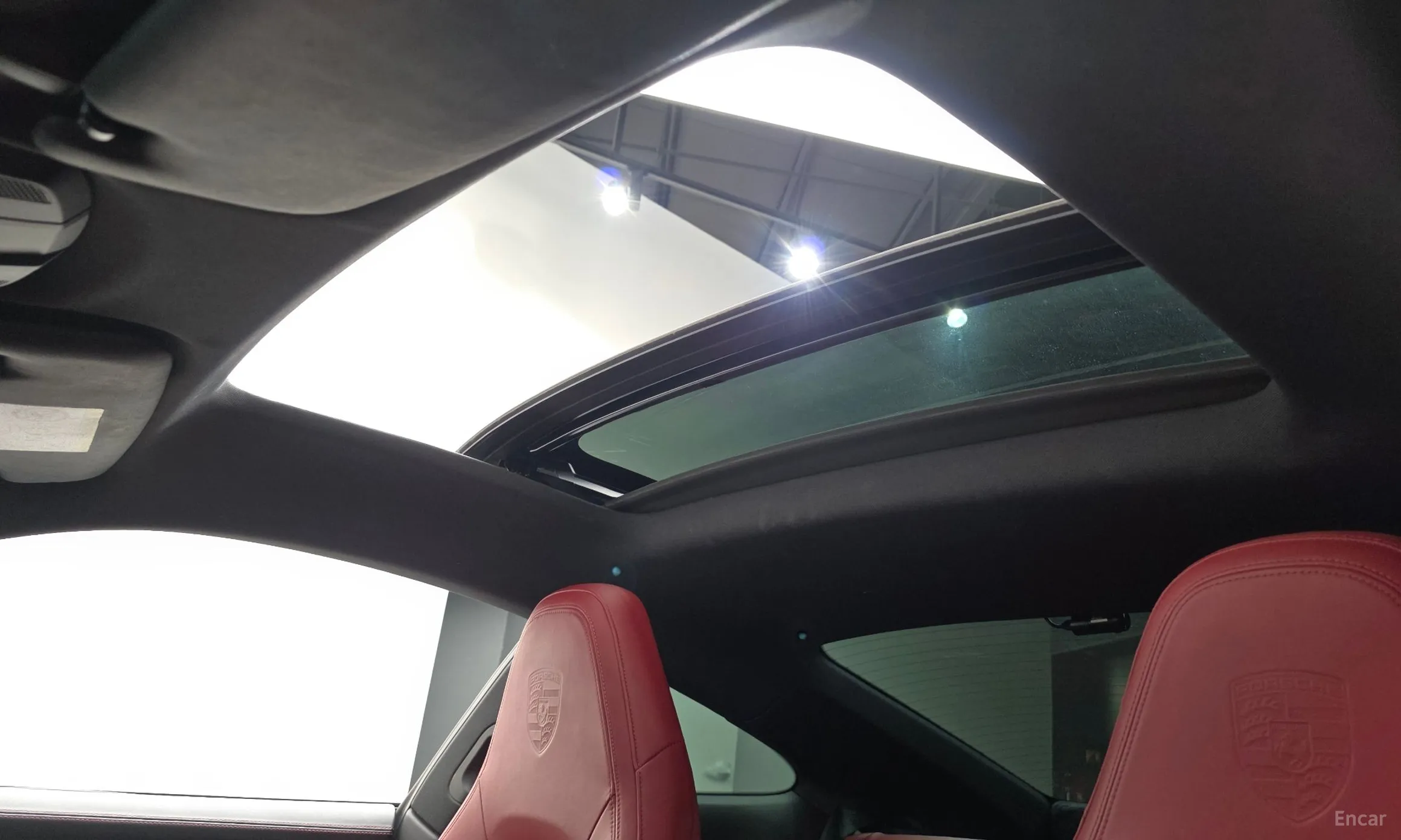 Porsche 911 (992) превью 19