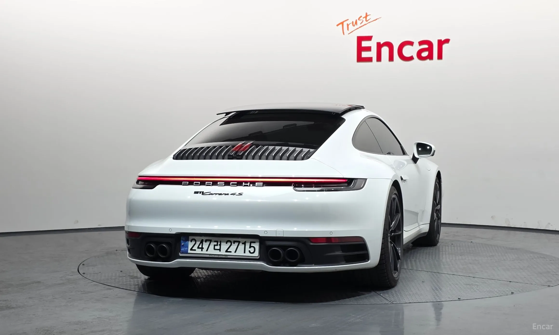 Porsche 911 (992) превью 4