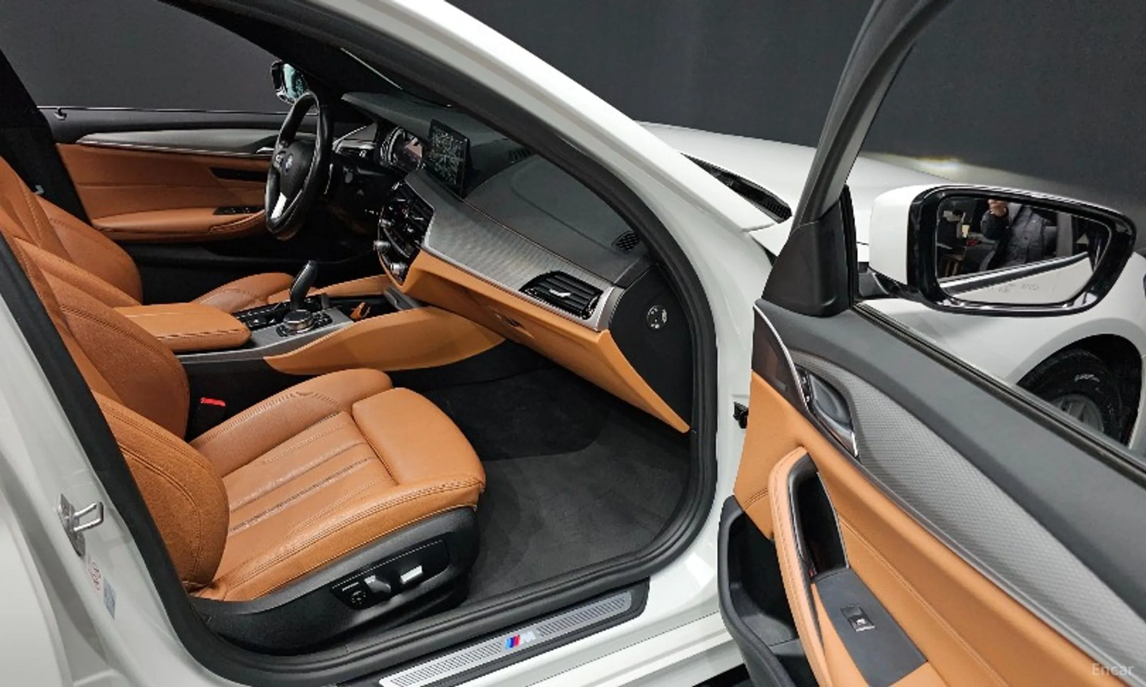 BMW 5 Series (G30) превью 10