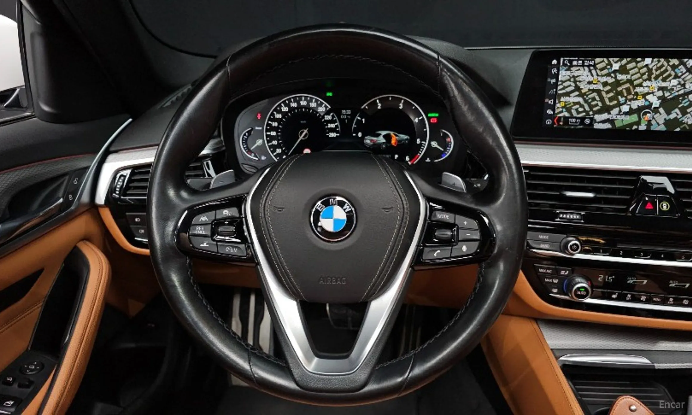 BMW 5 Series (G30) превью 13