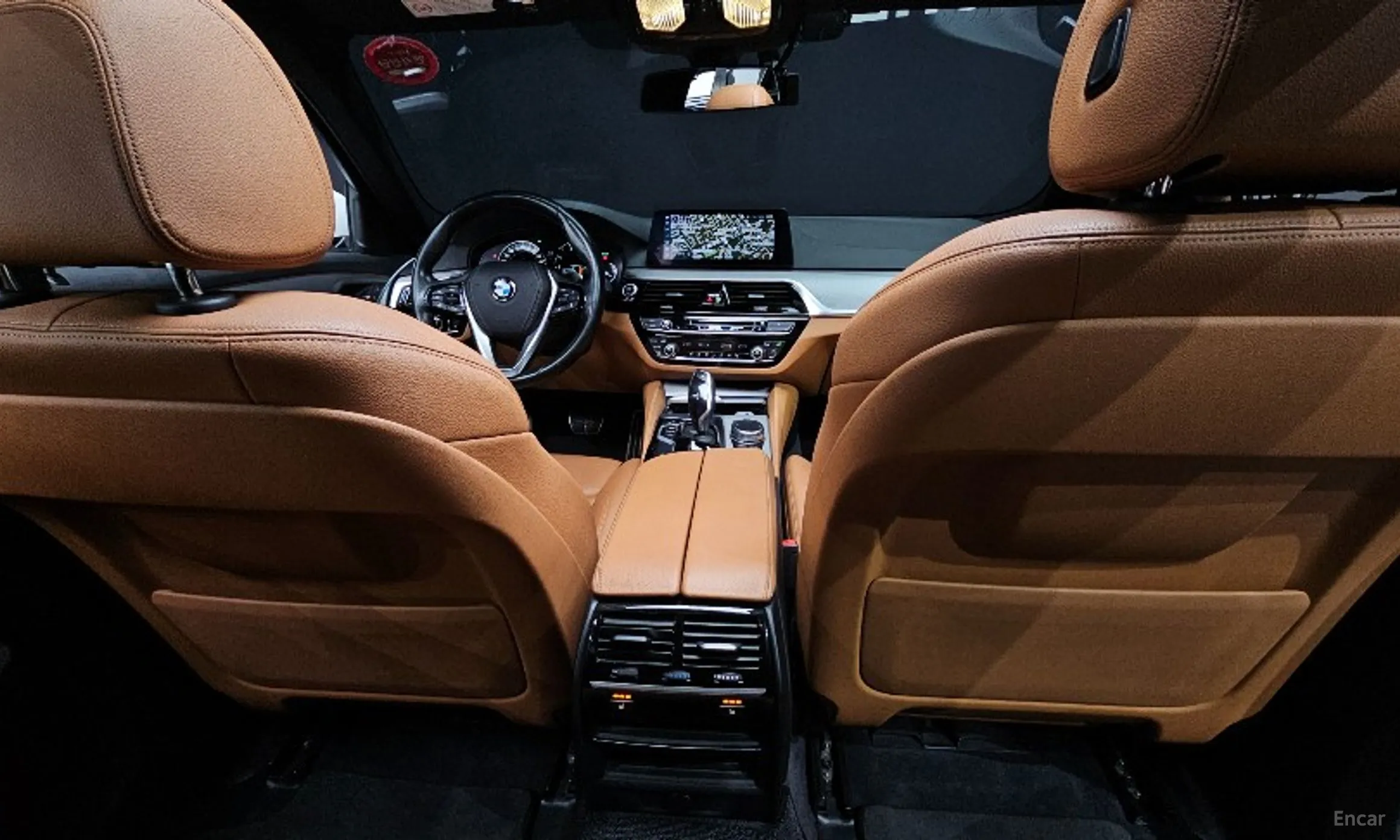 BMW 5 Series (G30) превью 19
