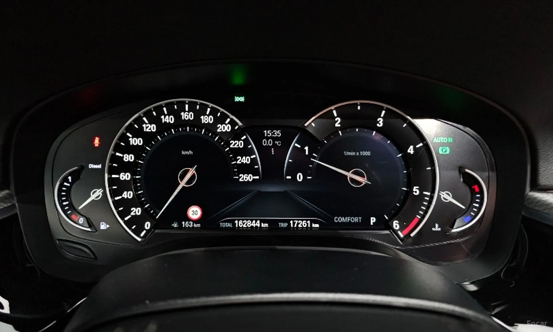 BMW 5 Series (G30) превью 8