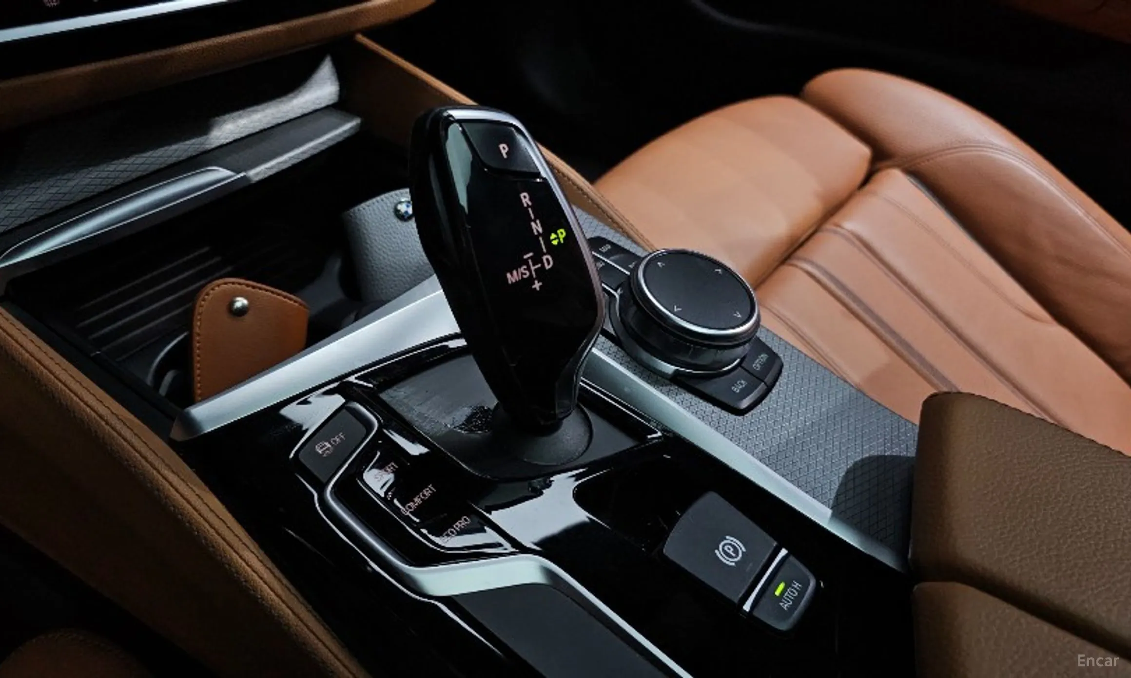 BMW 5 Series (G30) превью 9