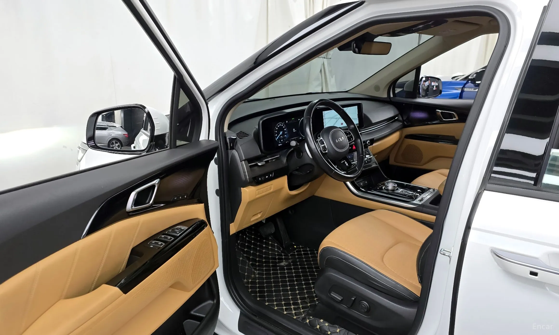 Kia Carnival Gen 4 превью 10