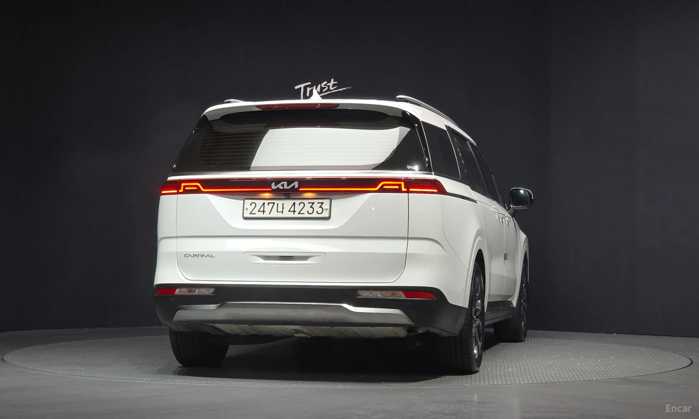 Kia Carnival Gen 4 превью 4
