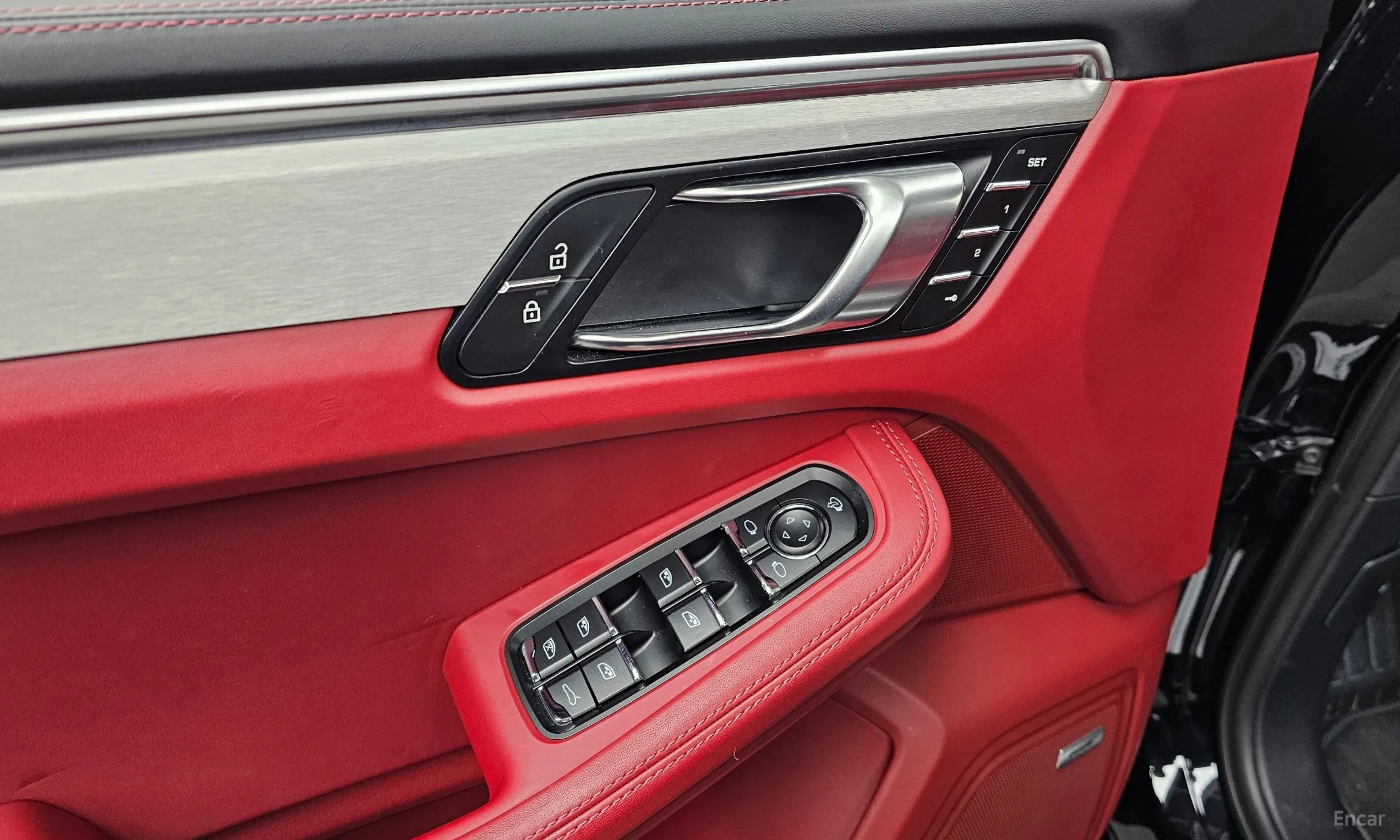 Porsche Macan превью 16