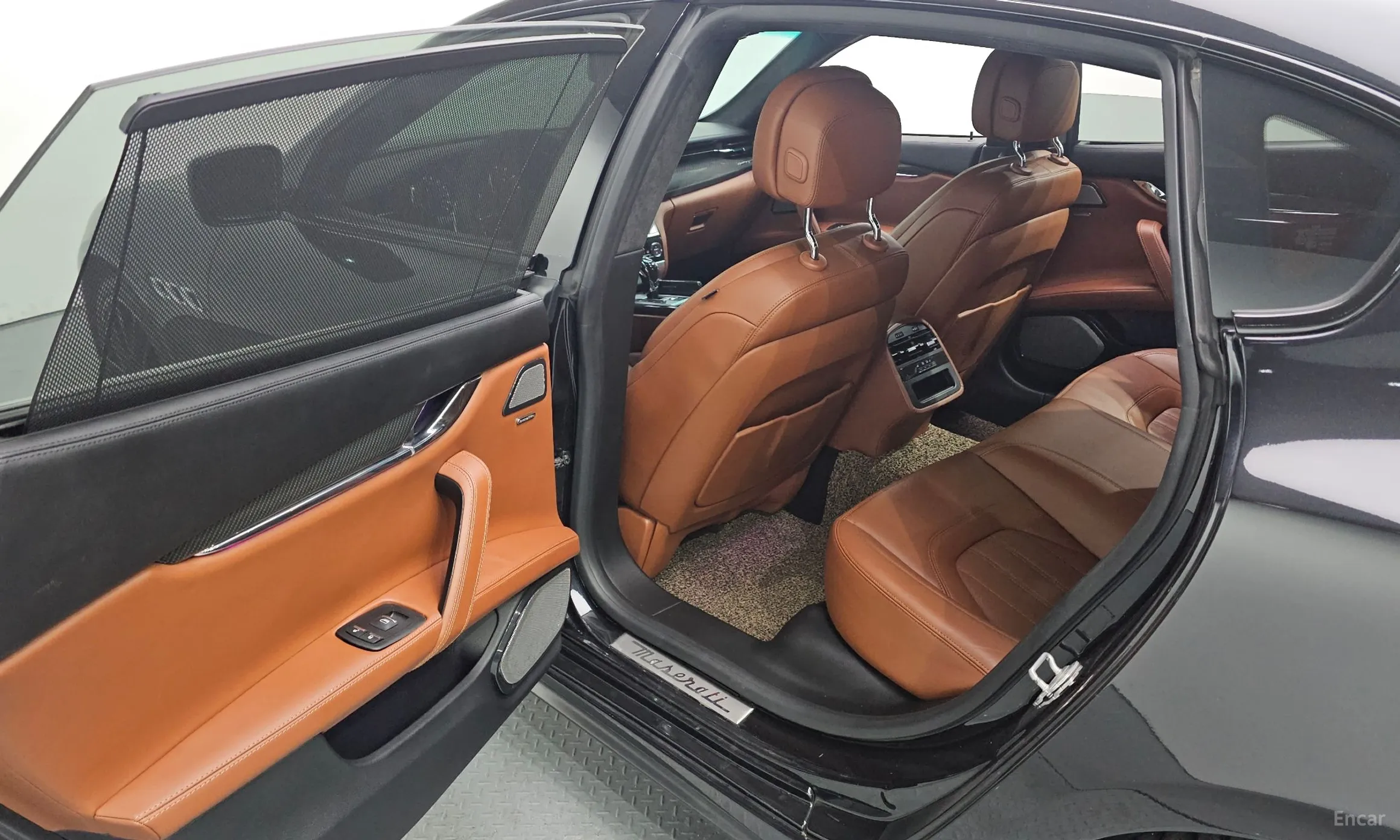 Maserati Quattroporte превью 12