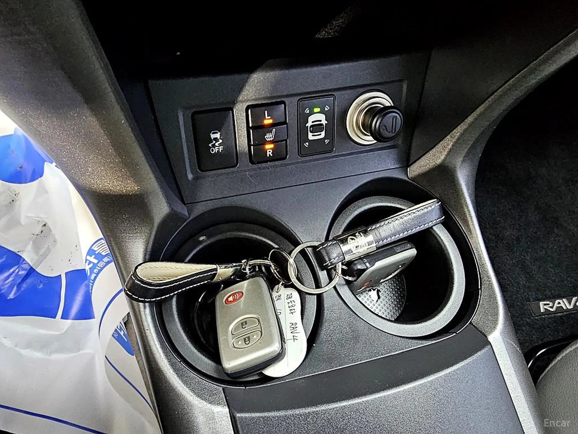 Toyota RAV4 превью 15