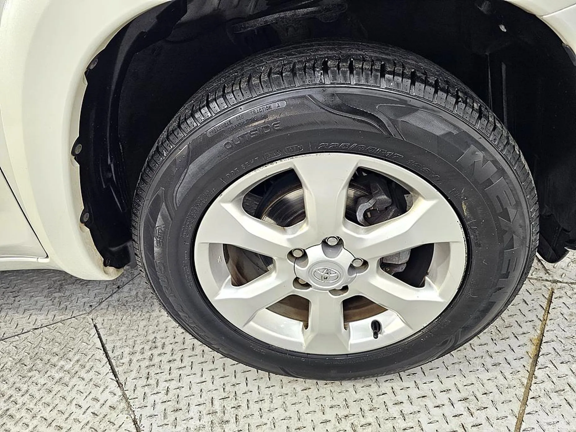 Toyota RAV4 превью 20