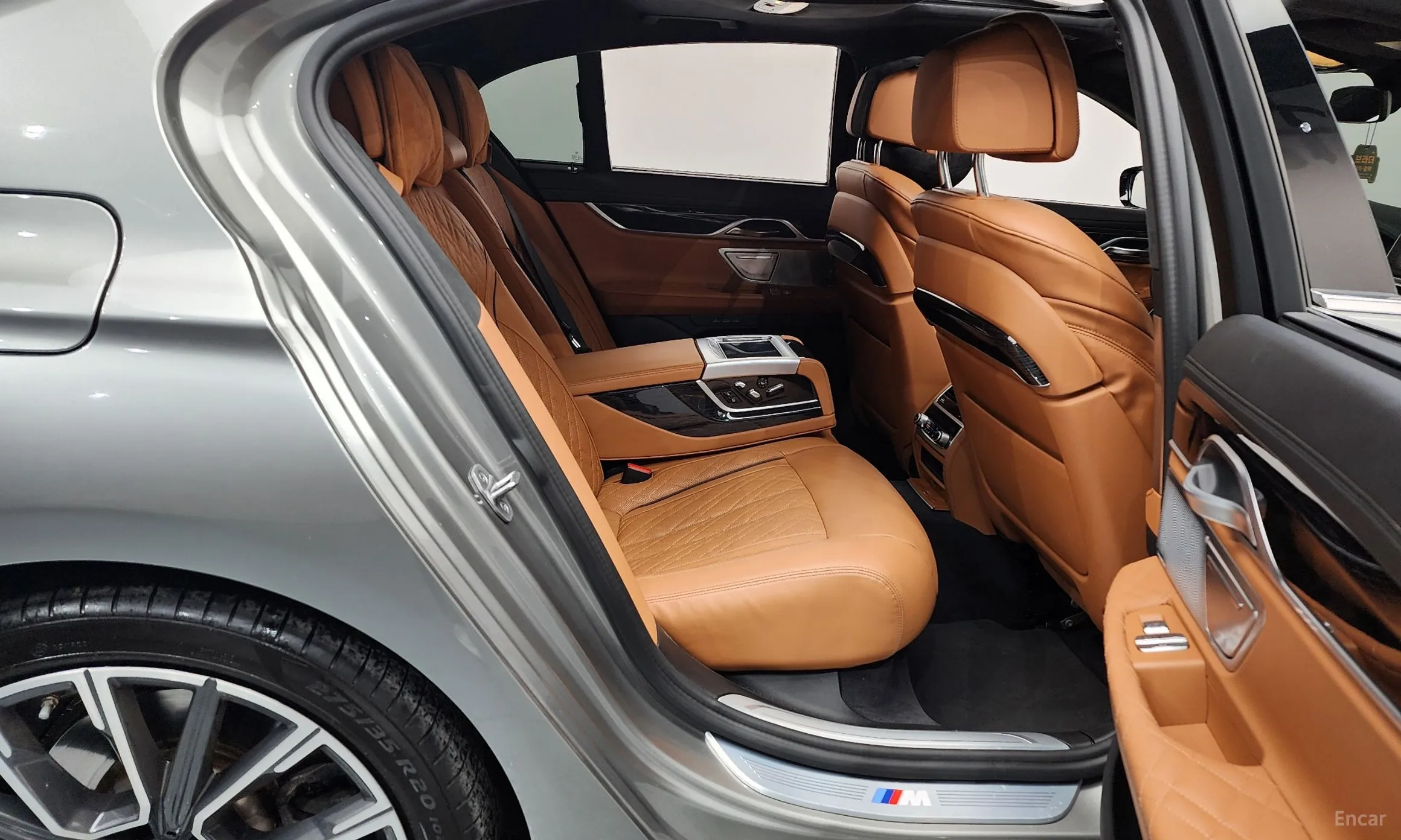 BMW 7 Series (G11) превью 12