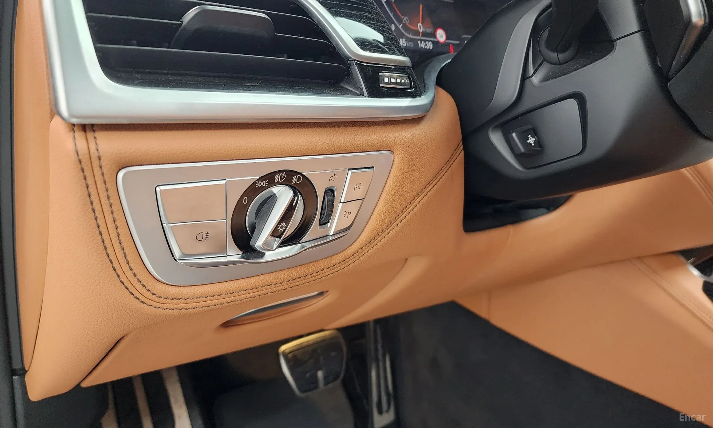 BMW 7 Series (G11) превью 14