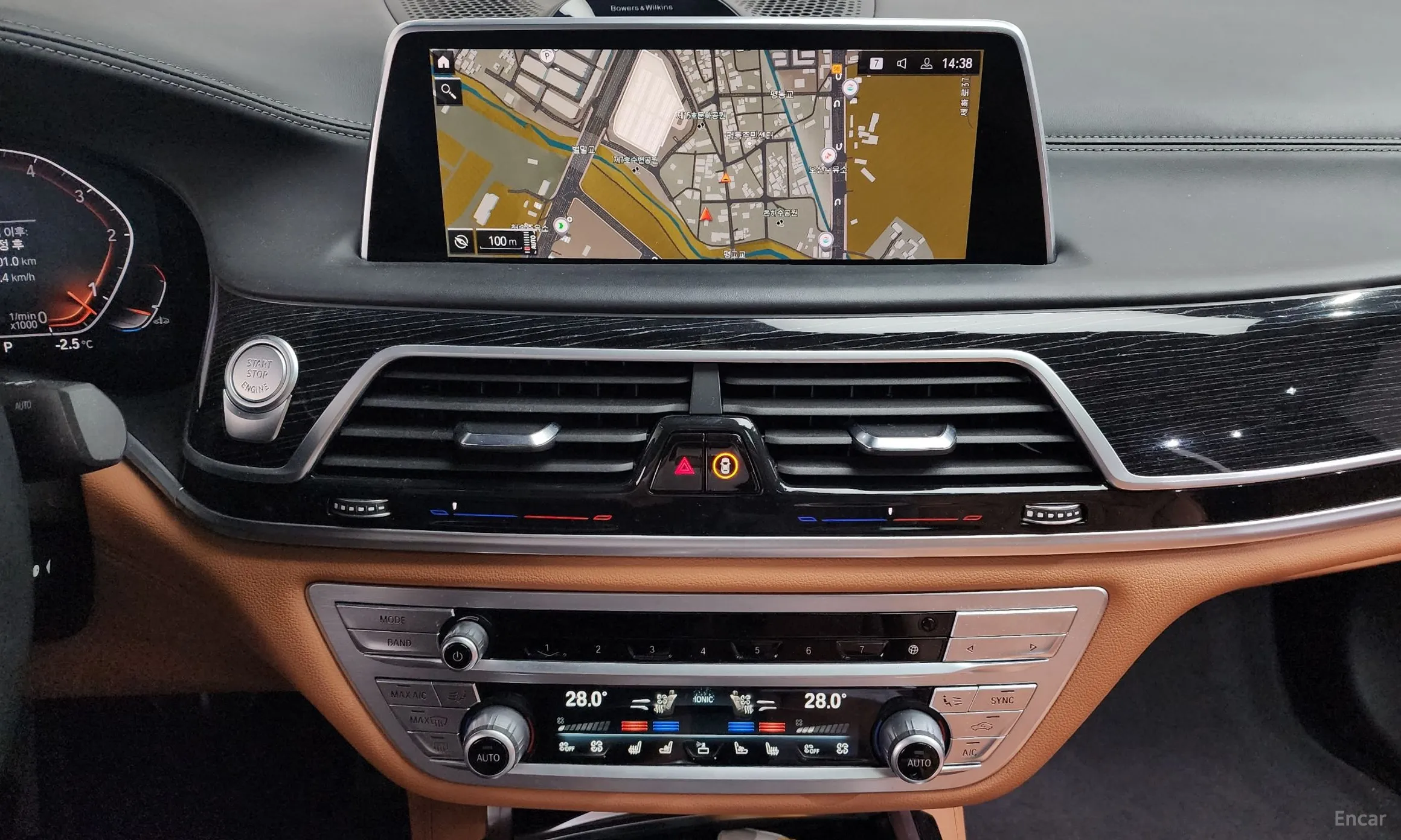 BMW 7 Series (G11) превью 15