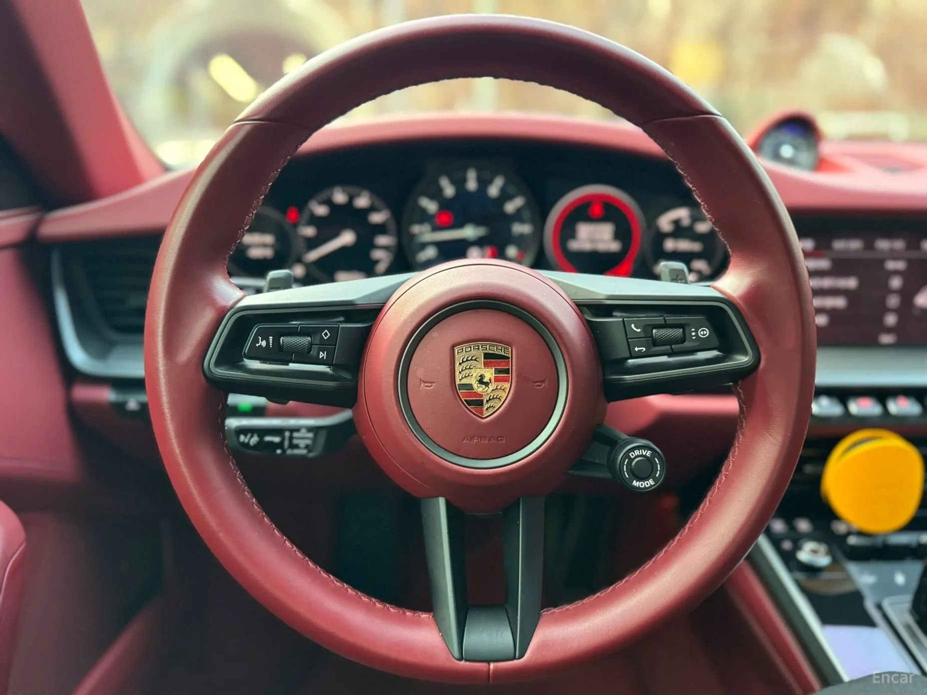 Porsche 911 (992) превью 13