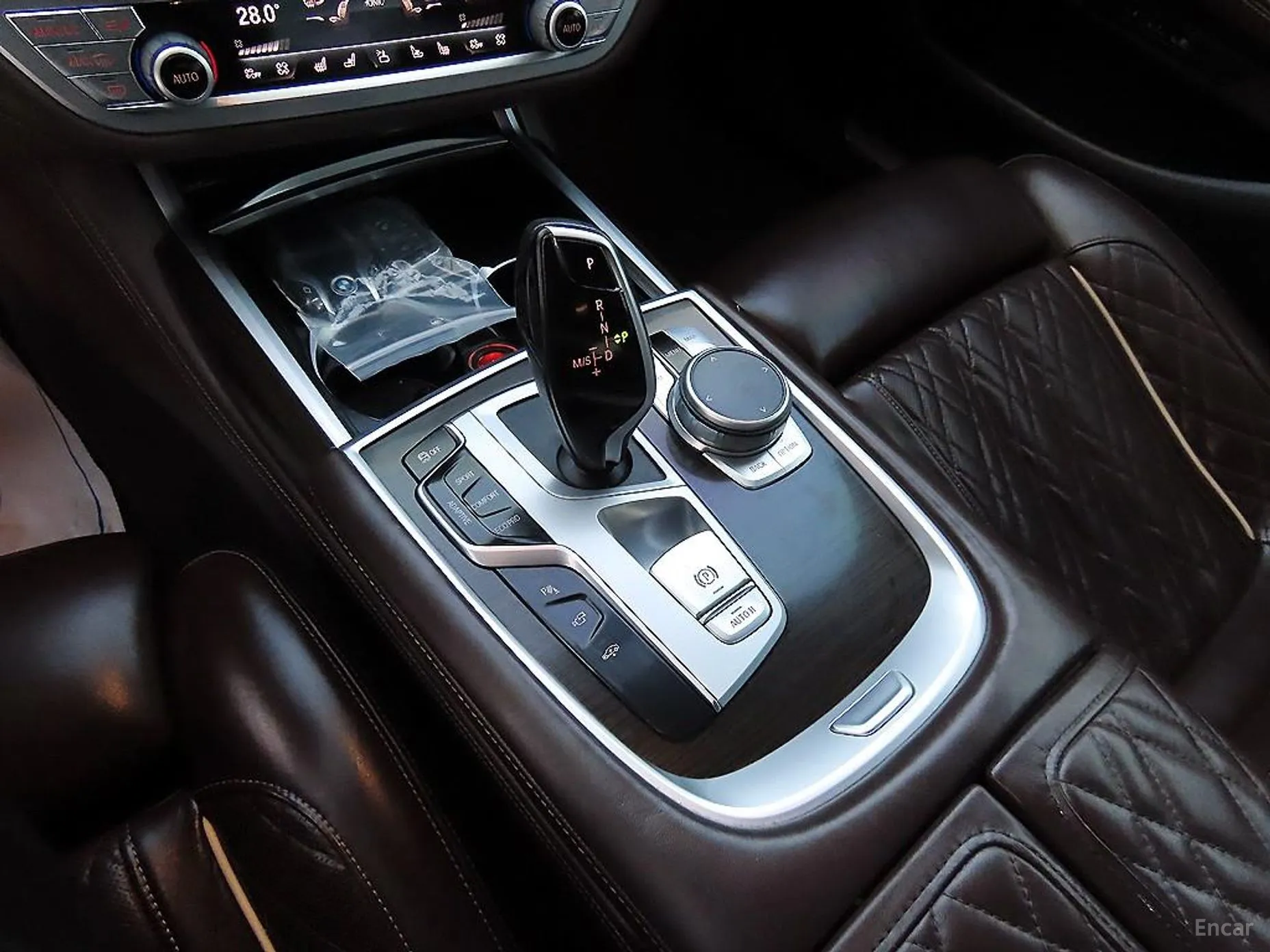 BMW 7 Series (G11) превью 11