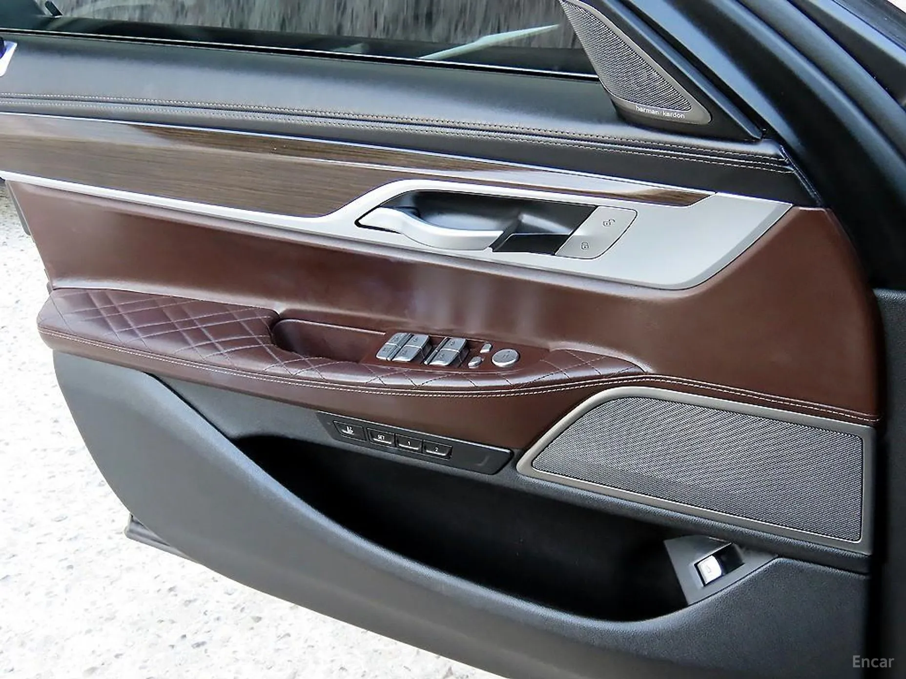 BMW 7 Series (G11) превью 12