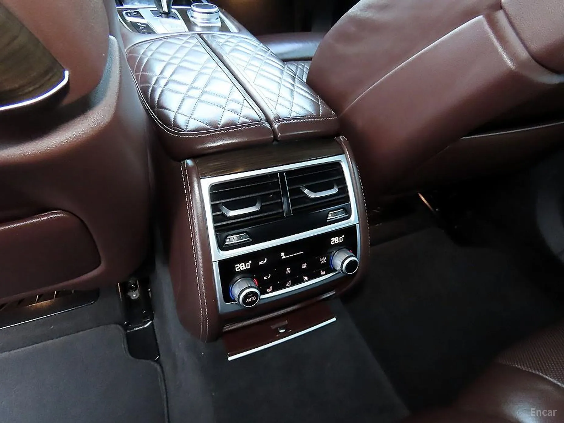 BMW 7 Series (G11) превью 16