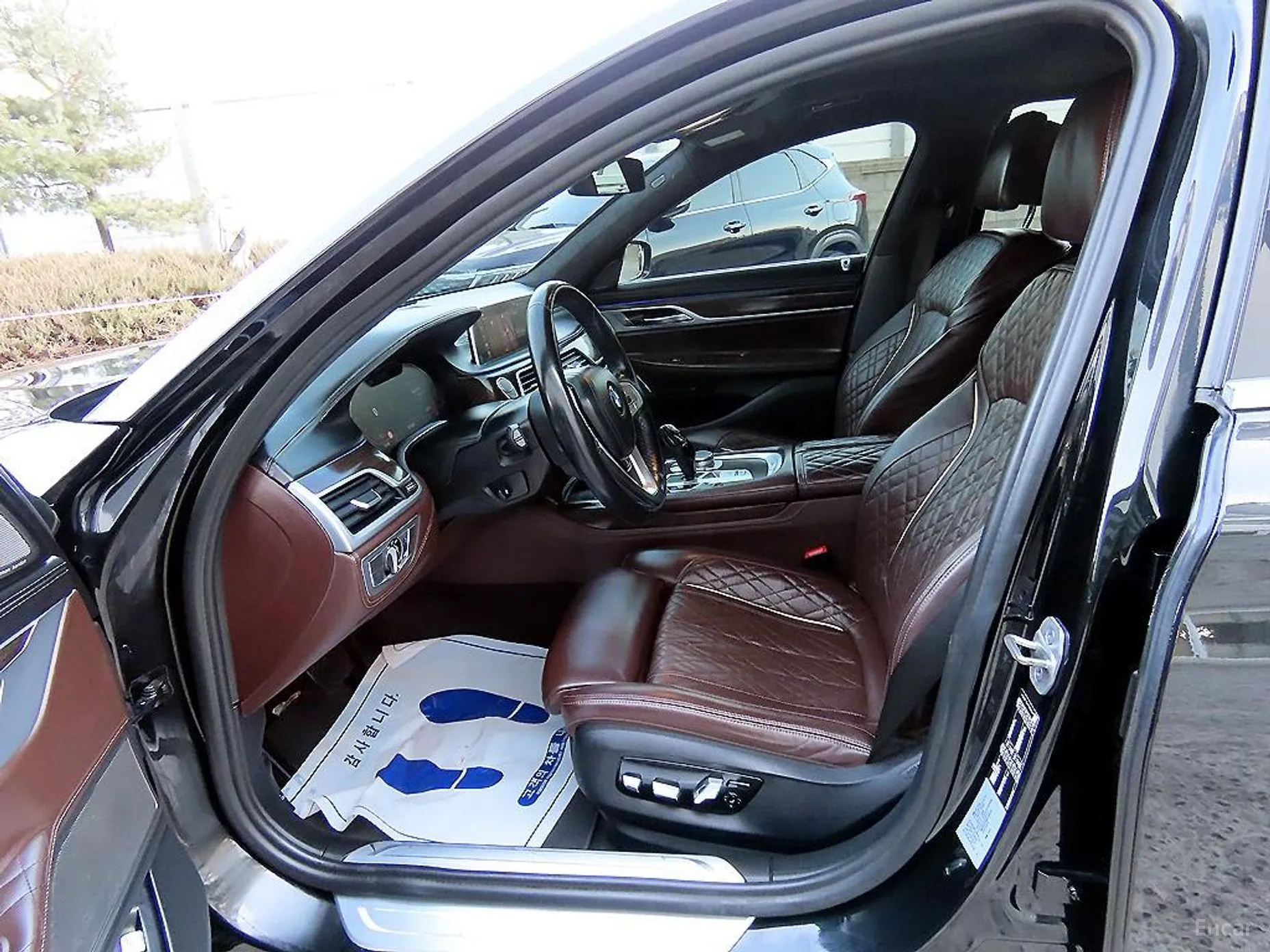 BMW 7 Series (G11) превью 5