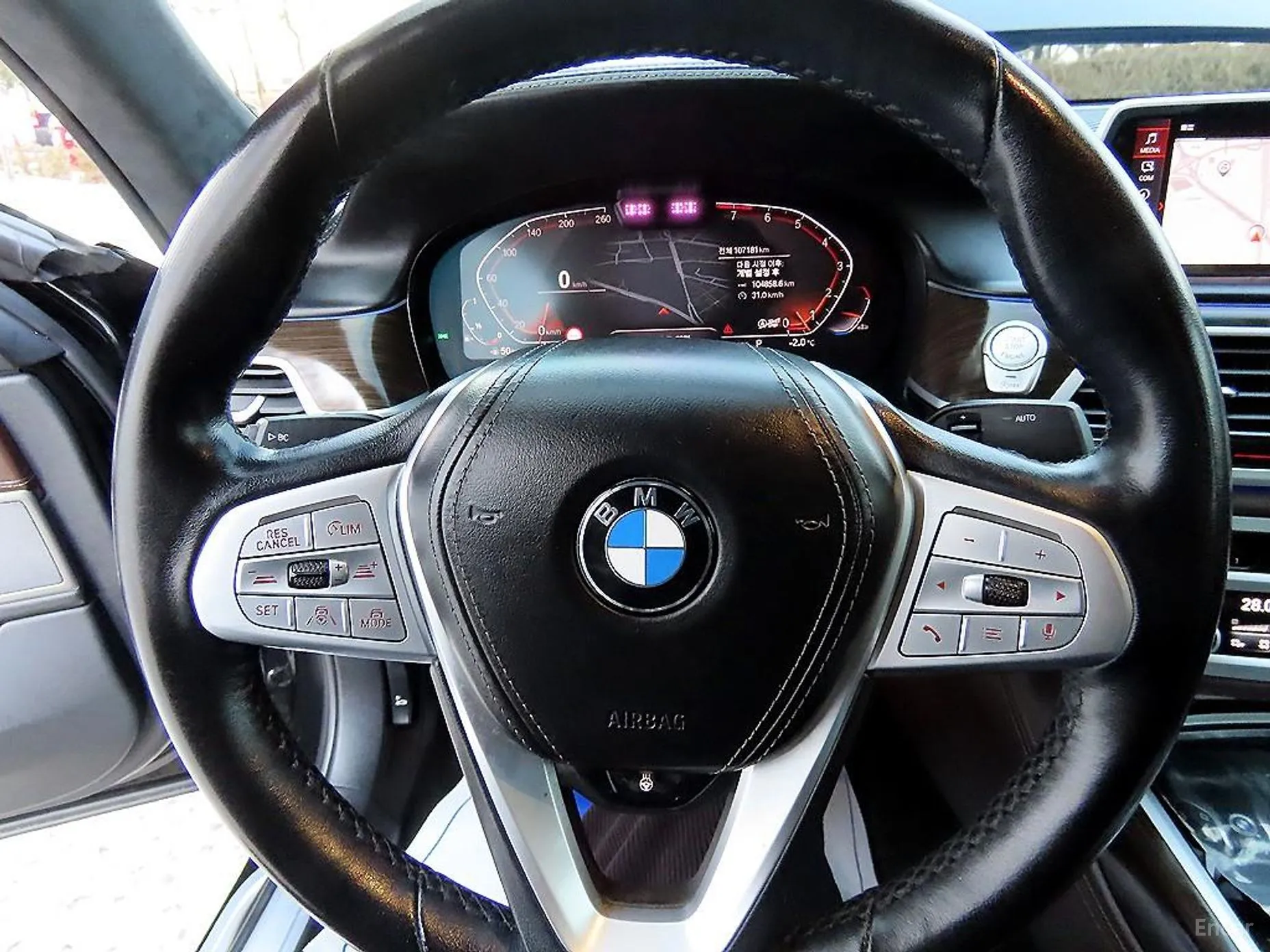 BMW 7 Series (G11) превью 8