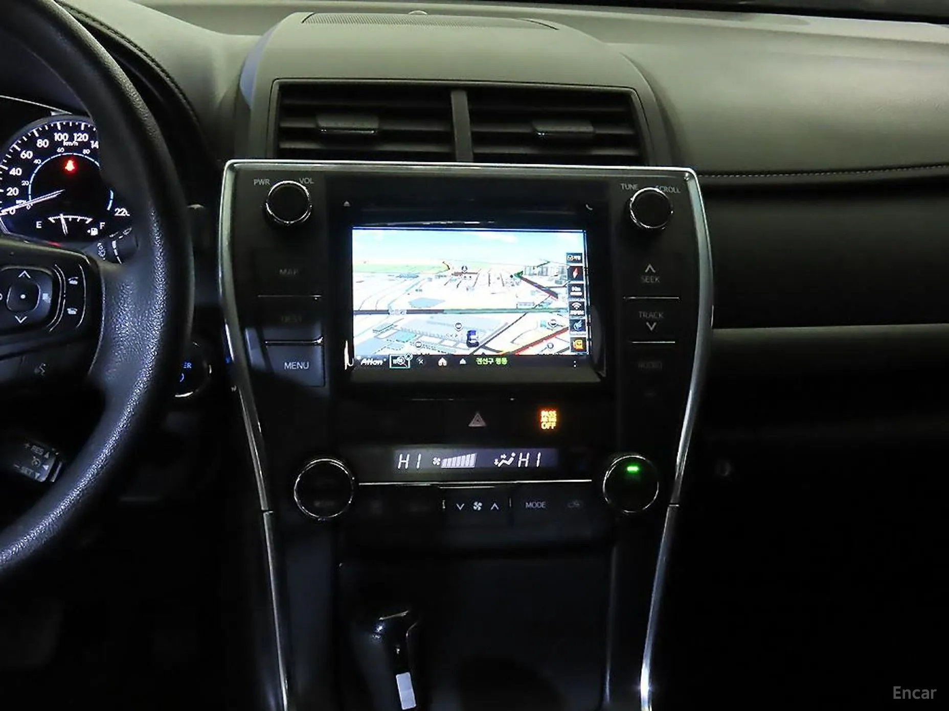 Toyota Camry (XV70) превью 11