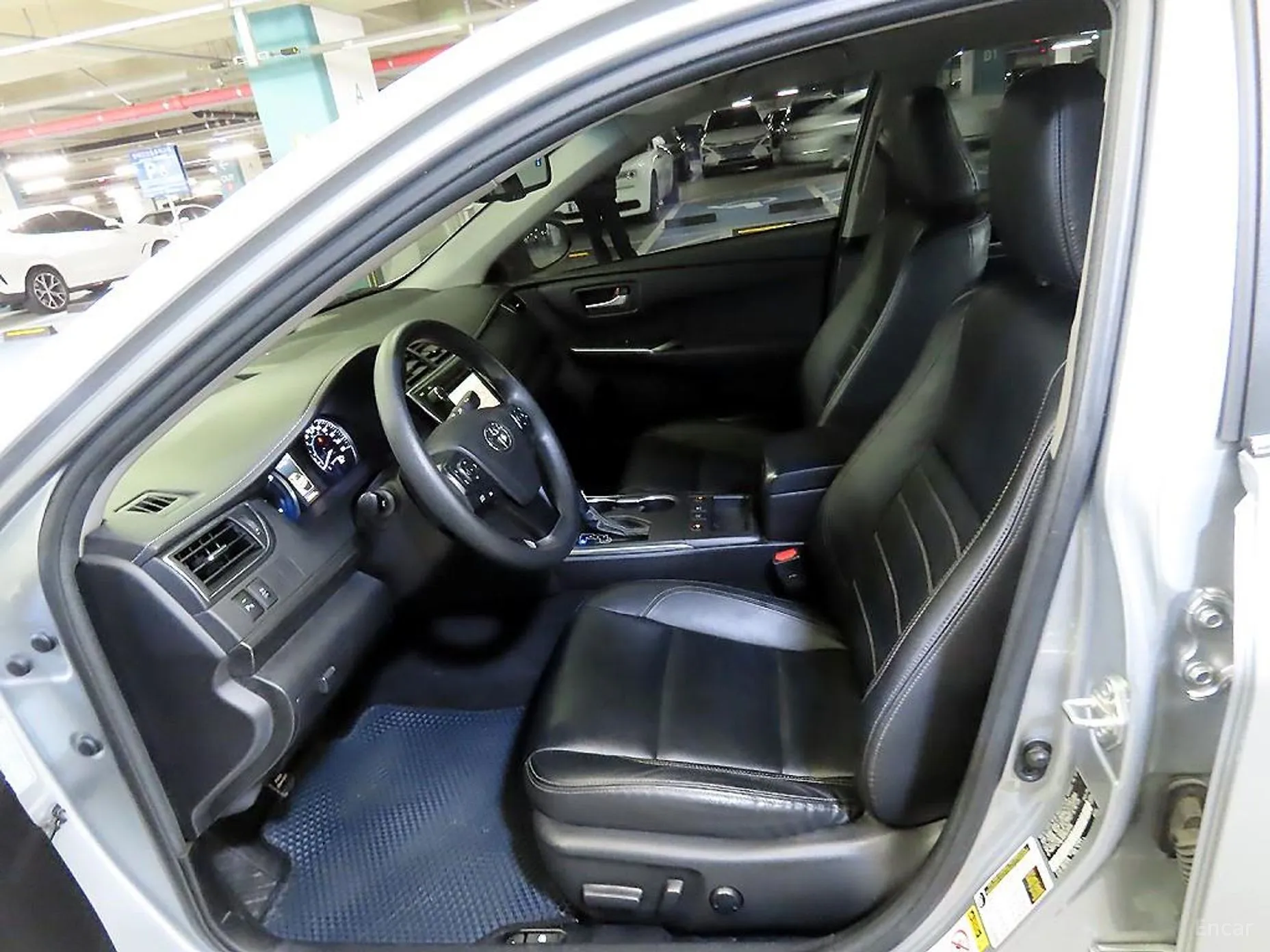 Toyota Camry (XV70) превью 6