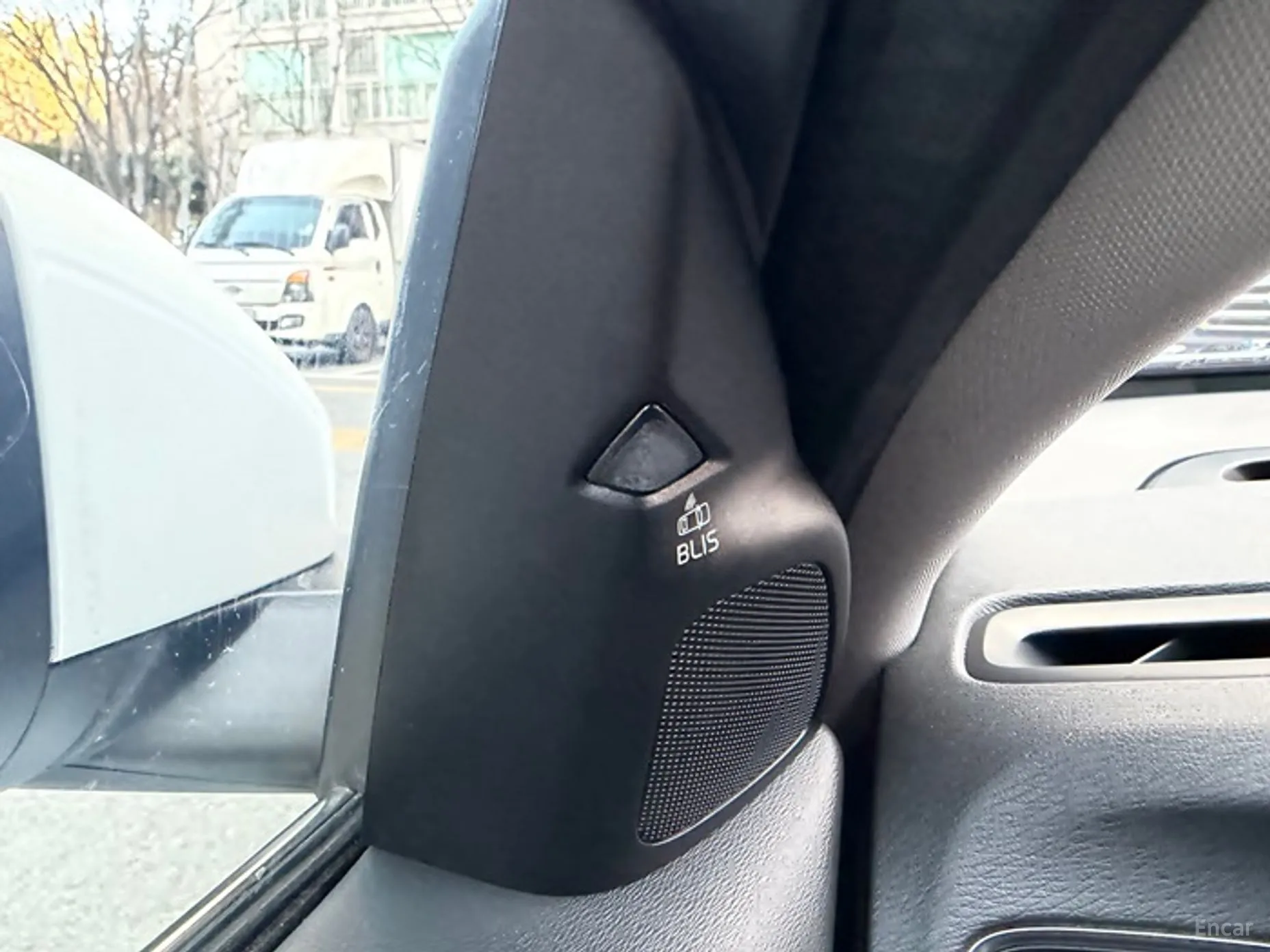 Volvo V60 превью 17