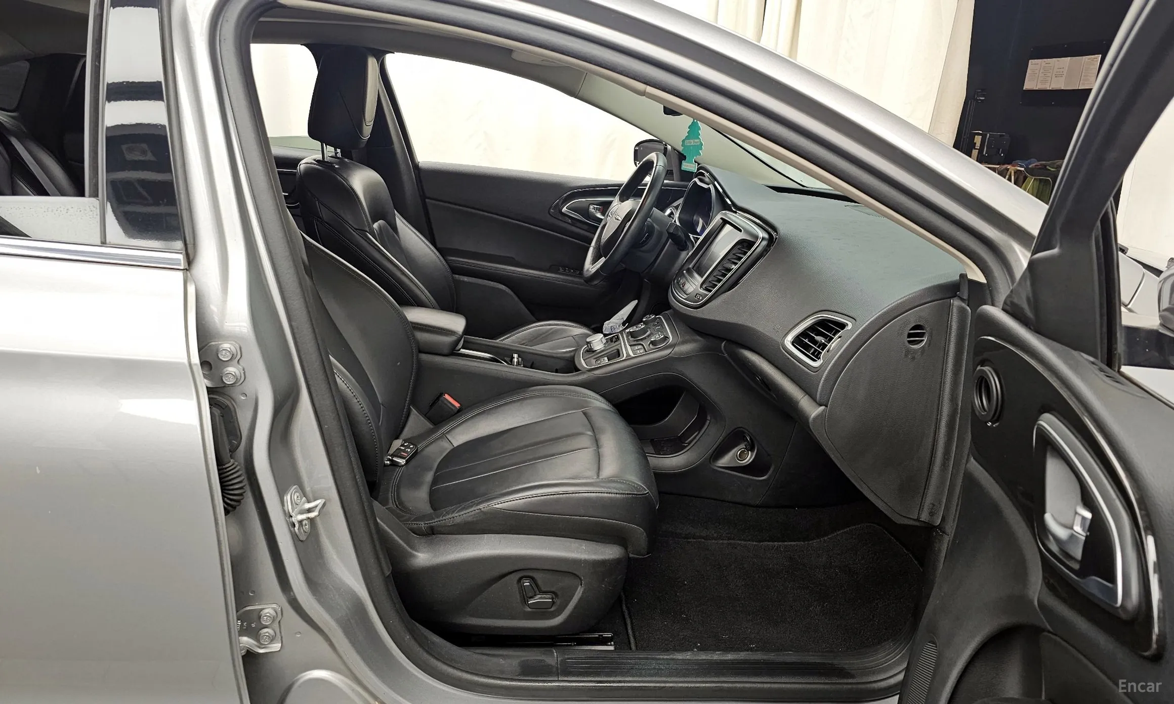 Chrysler 200 Second generation превью 11