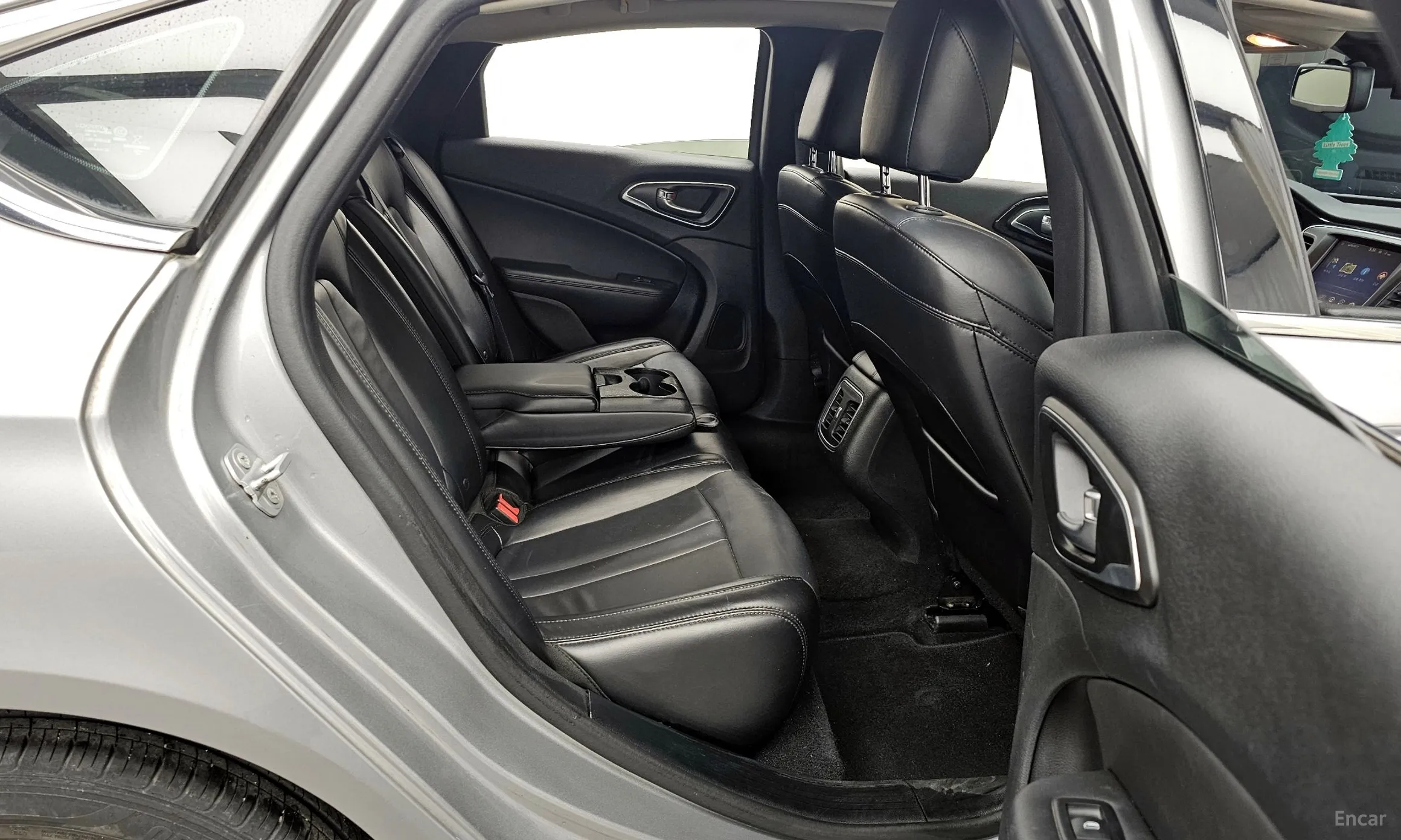 Chrysler 200 Second generation превью 12