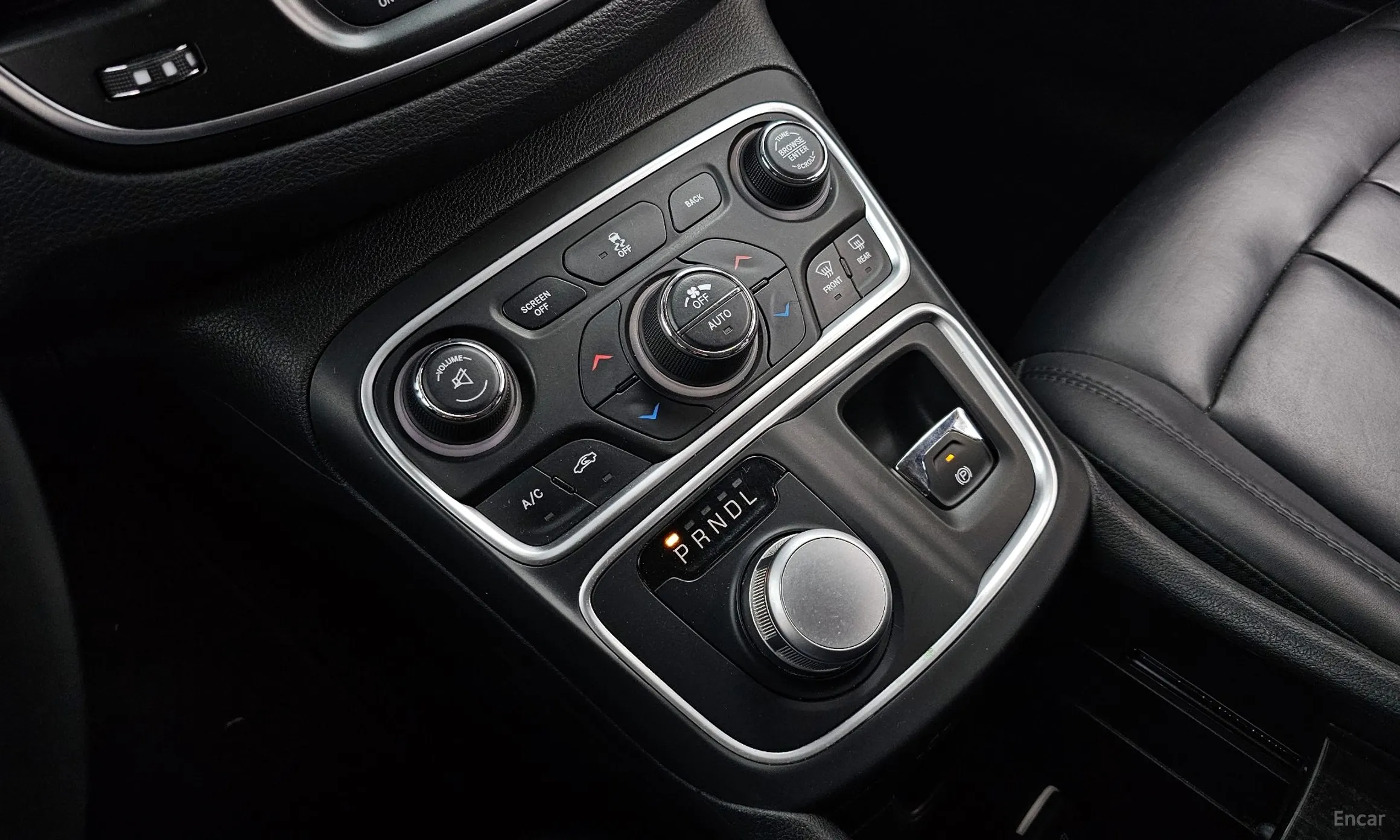 Chrysler 200 Second generation превью 9