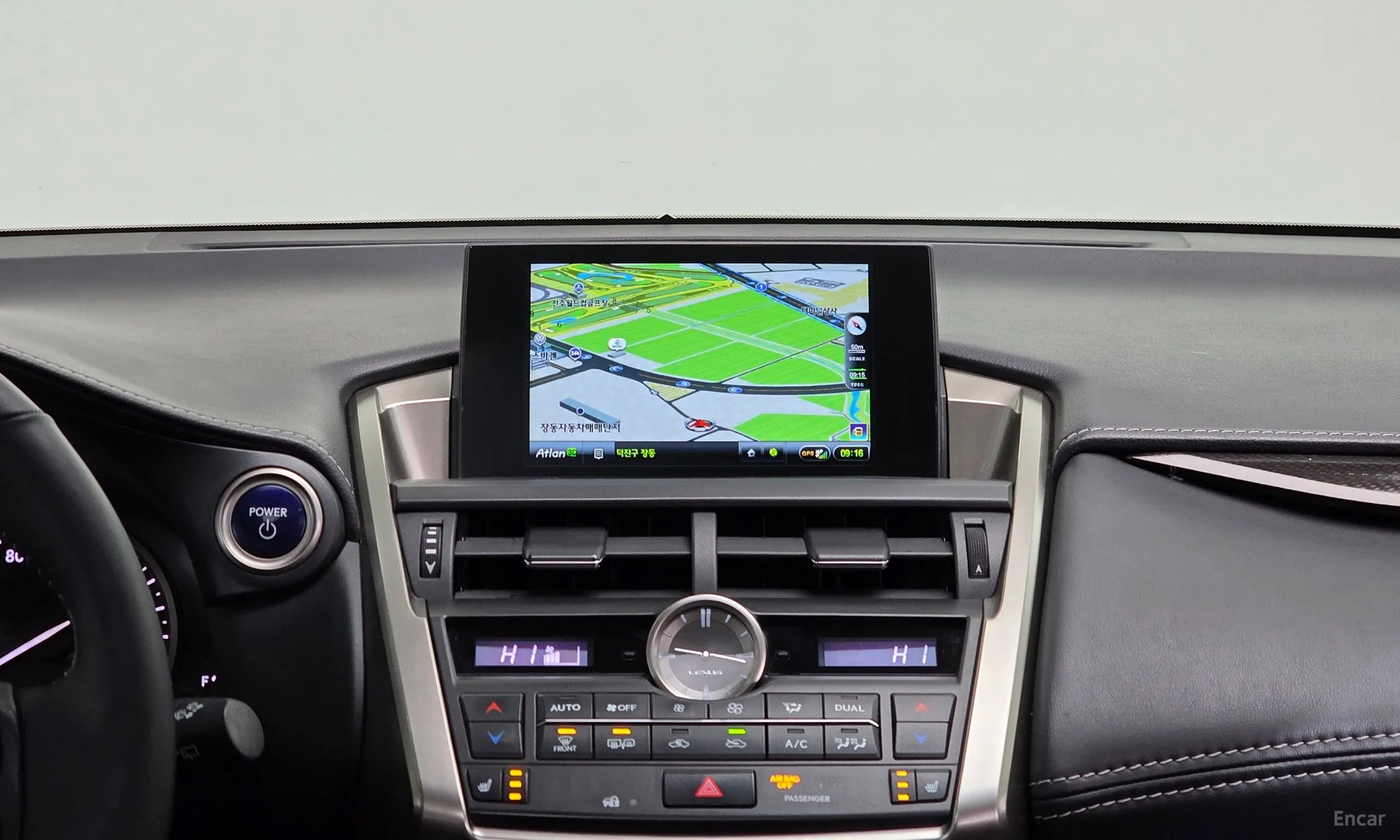 Lexus NX300h превью 16