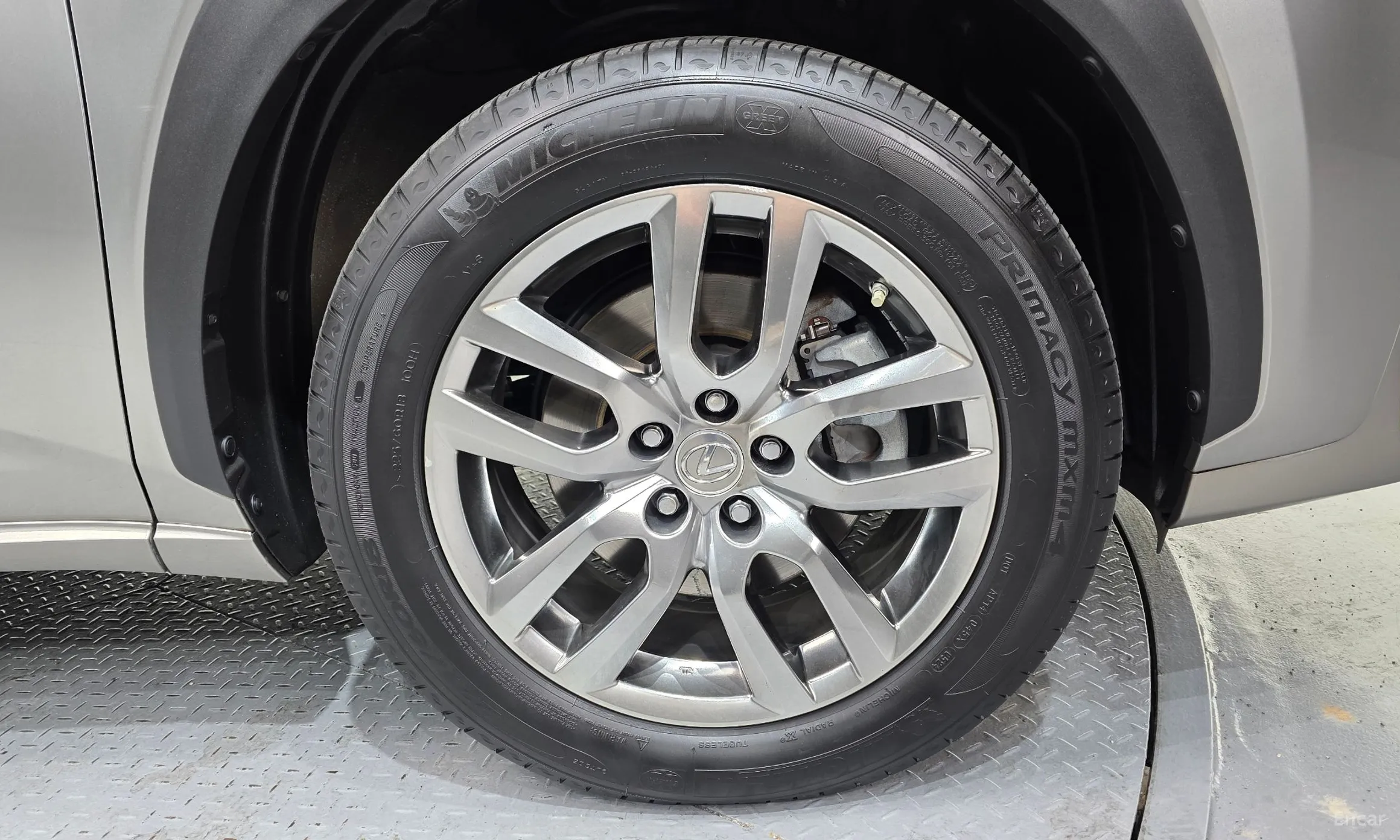 Lexus NX300h превью 5