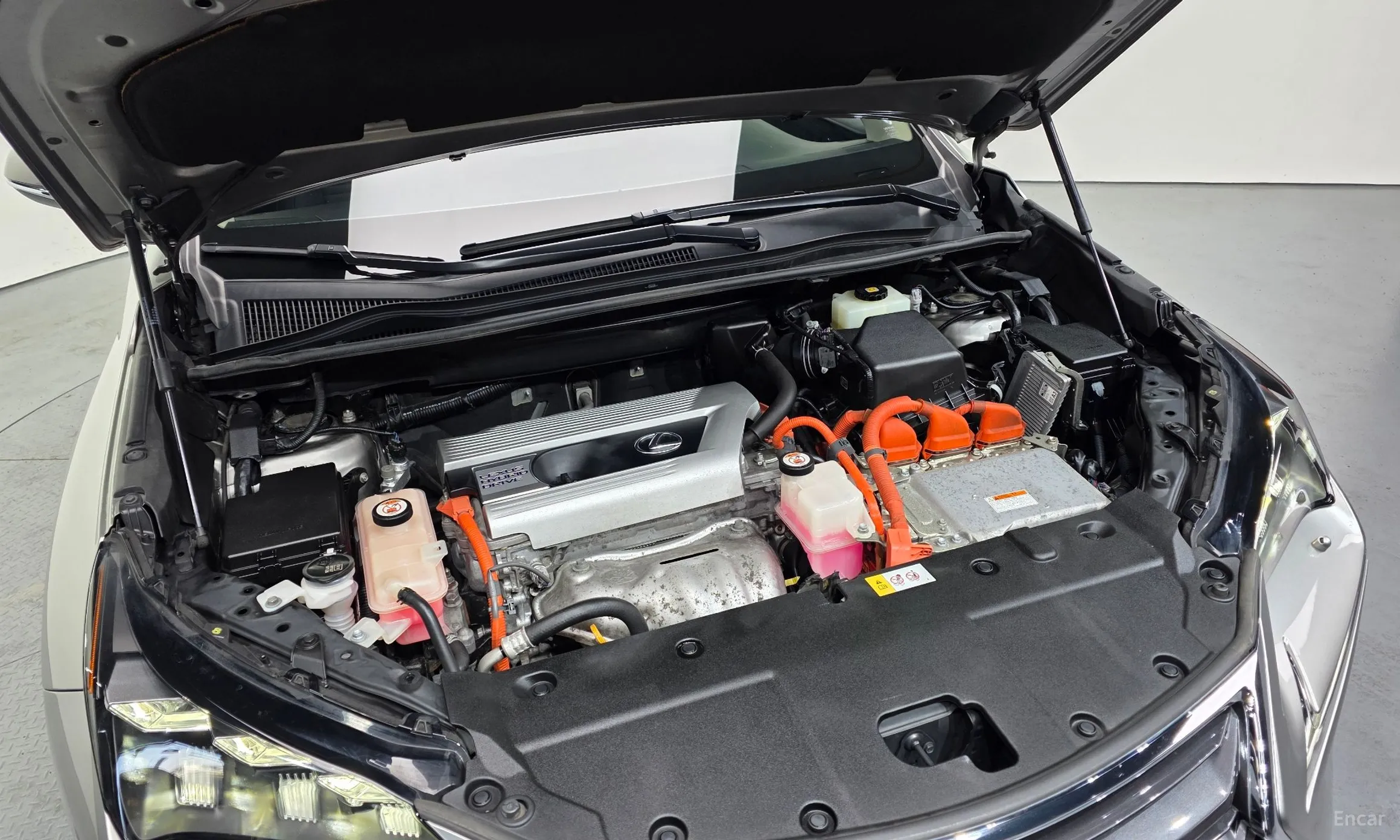Lexus NX300h превью 6