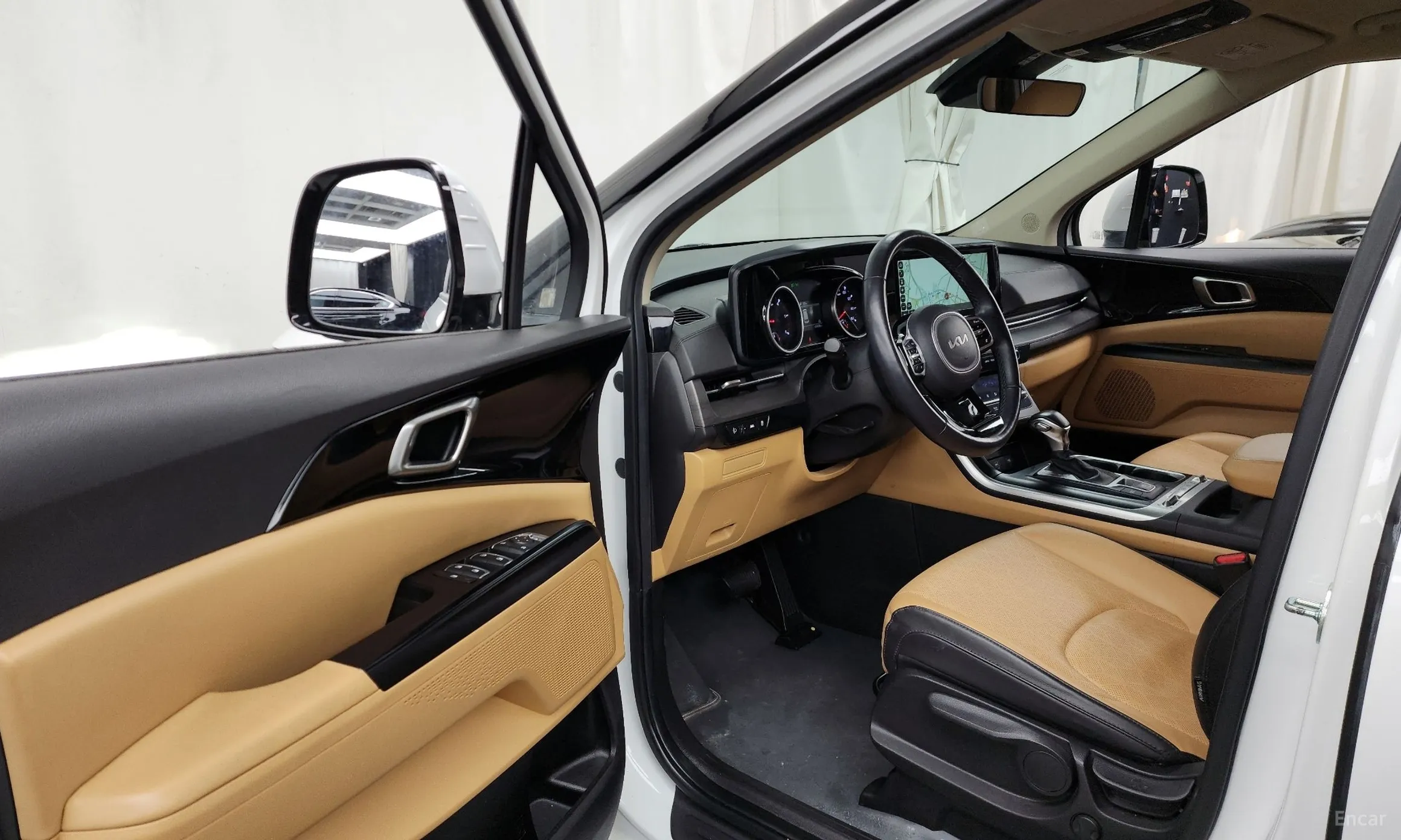 Kia Carnival Gen 4 превью 10