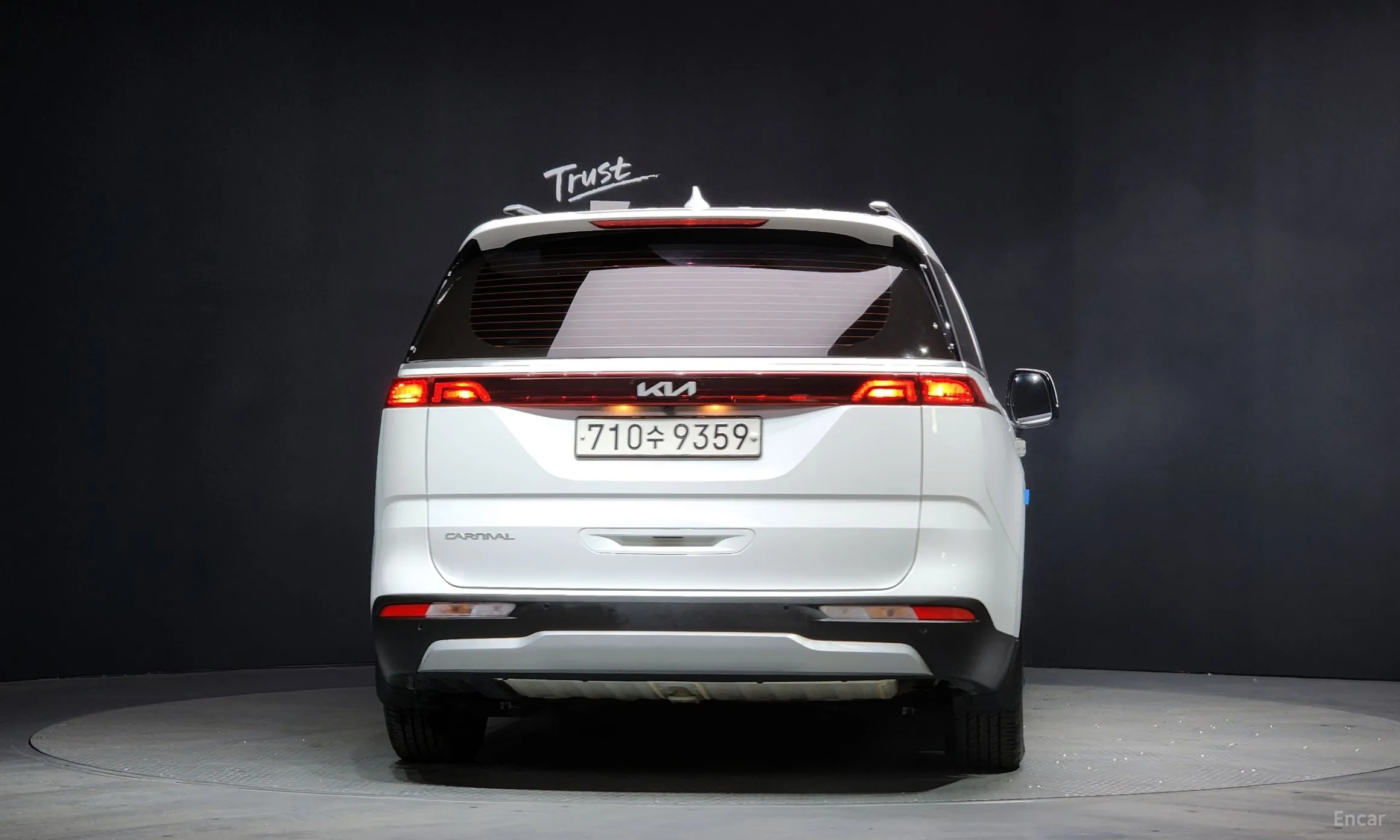 Kia Carnival Gen 4 превью 4