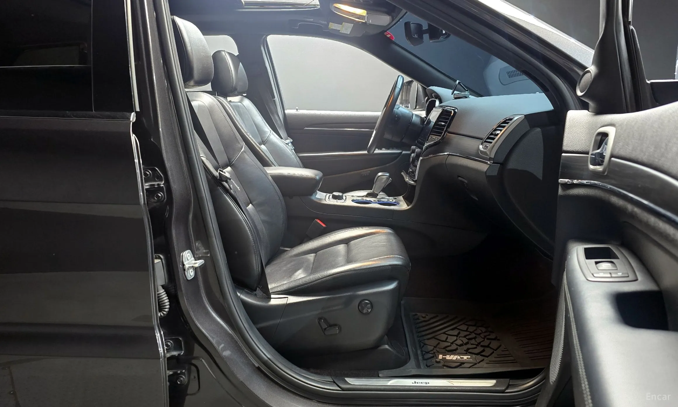Jeep Grand Cherokee превью 10